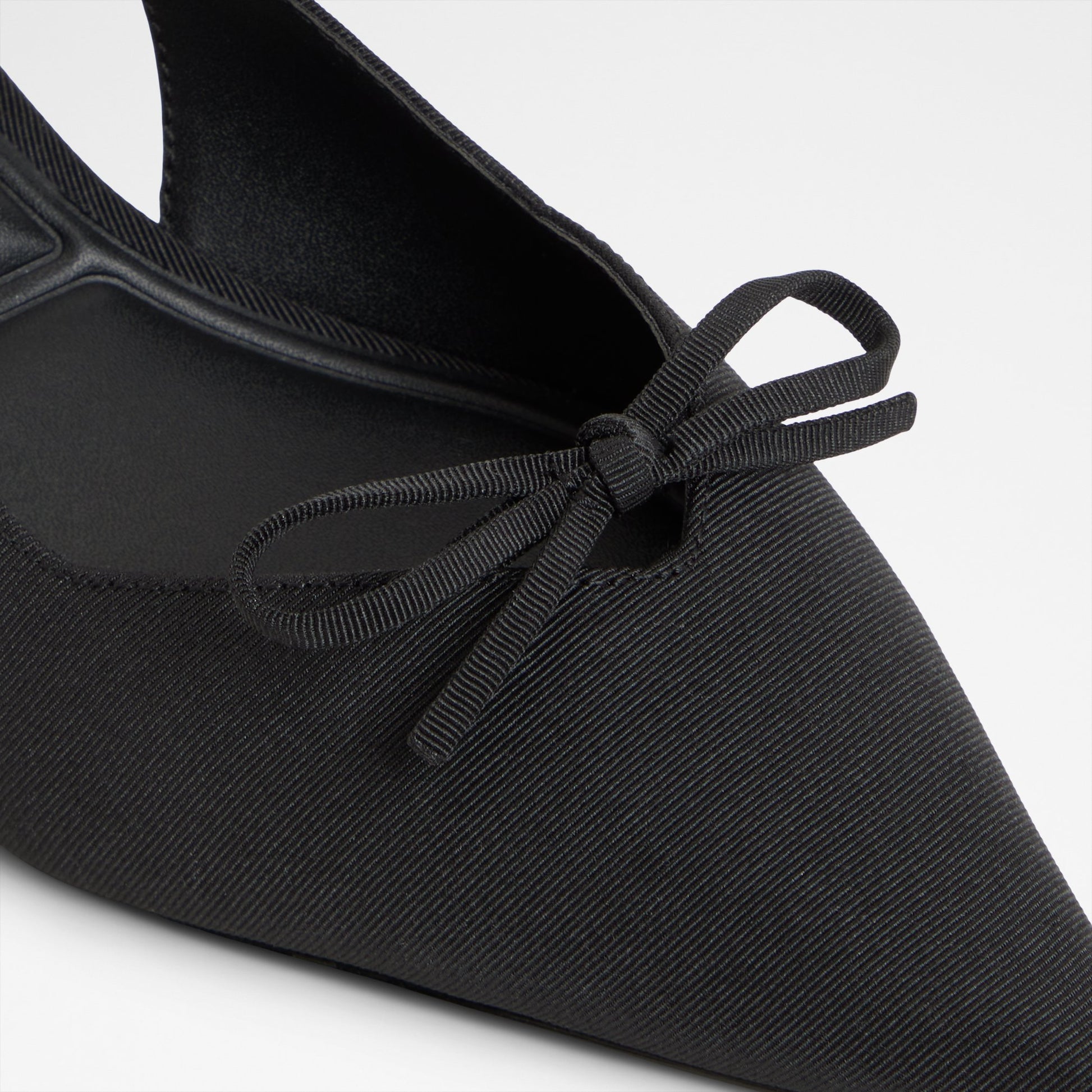 azizza_black_001-003-013_detail_sq_nt_2018x2018