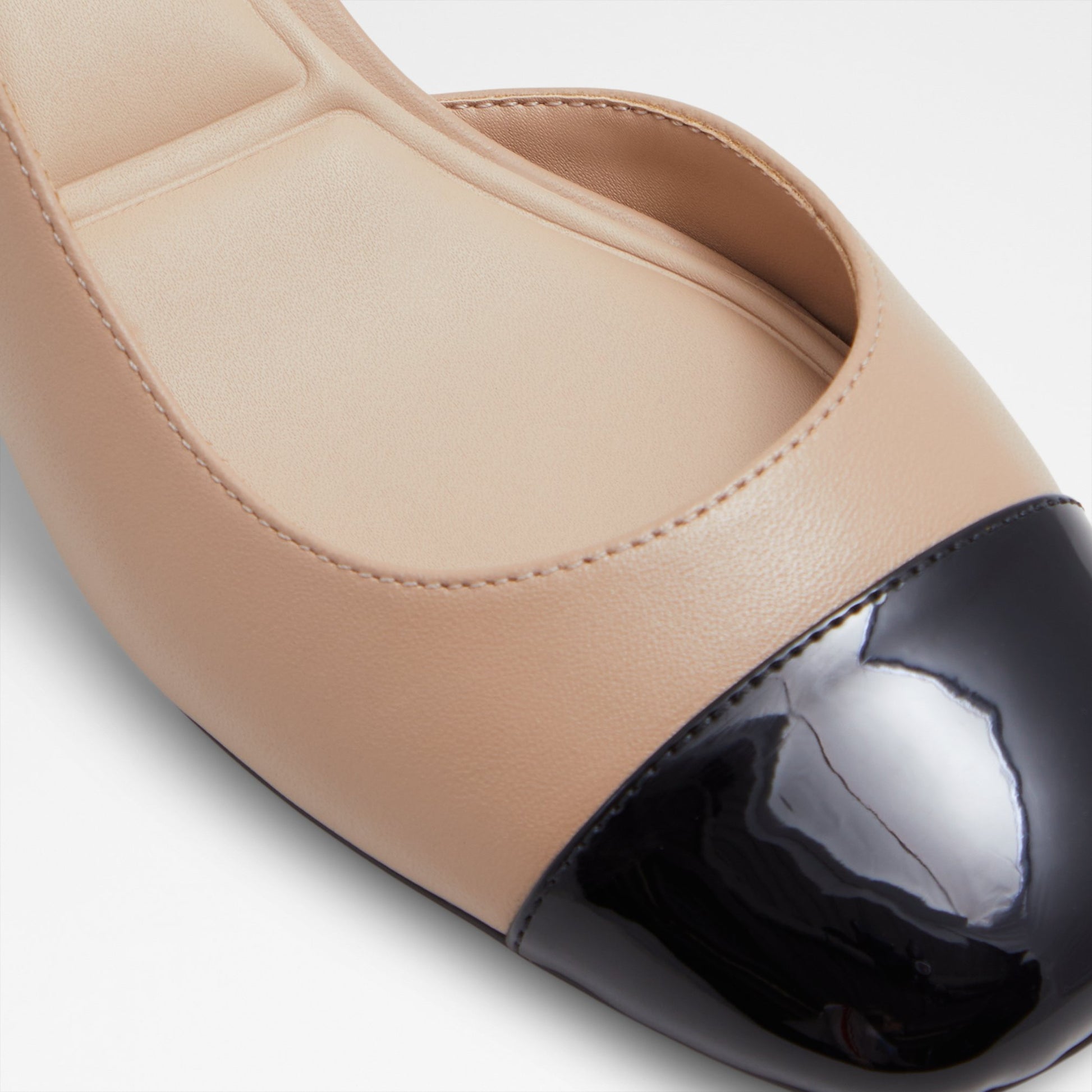 bialle_beige_271-001-043_detail_sq_nt_2018x2018