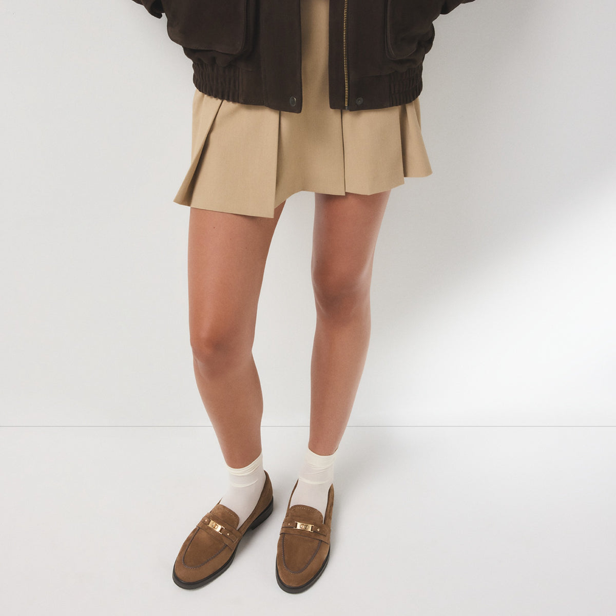 biatrice_brown_230-001-046_look-part_sq_gy_2000x2000