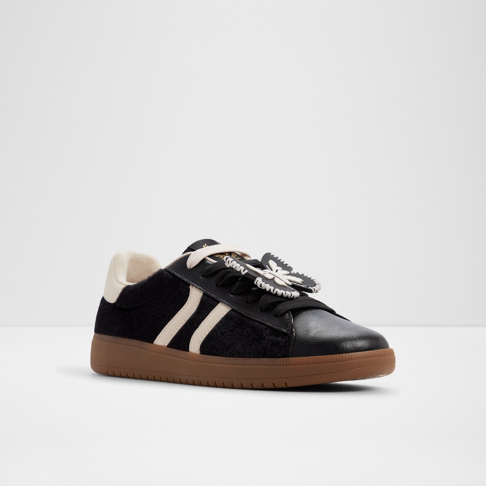 chicsneaker2_black_001-002-037_alt3_sq_nt_1600x1600