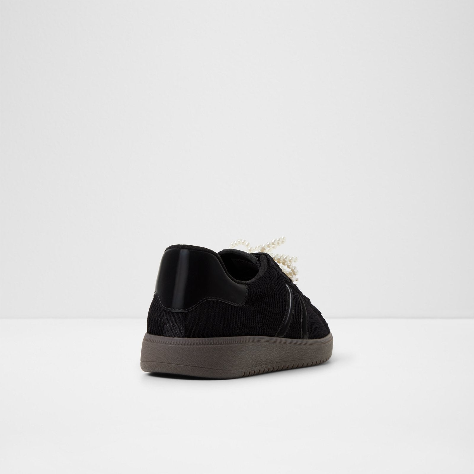 chicsneaker2_black_008-003-048_alt1_sq_nt_1600x1600