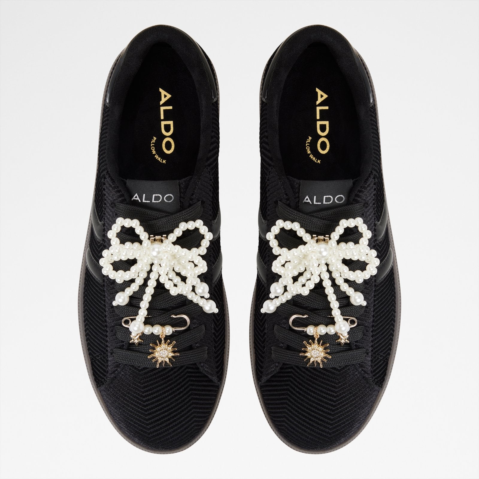 chicsneaker2_black_008-003-048_alt5_sq_nt_1600x1600