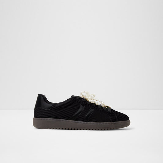 chicsneaker2_black_008-003-048_main_sq_nt_1600x1600
