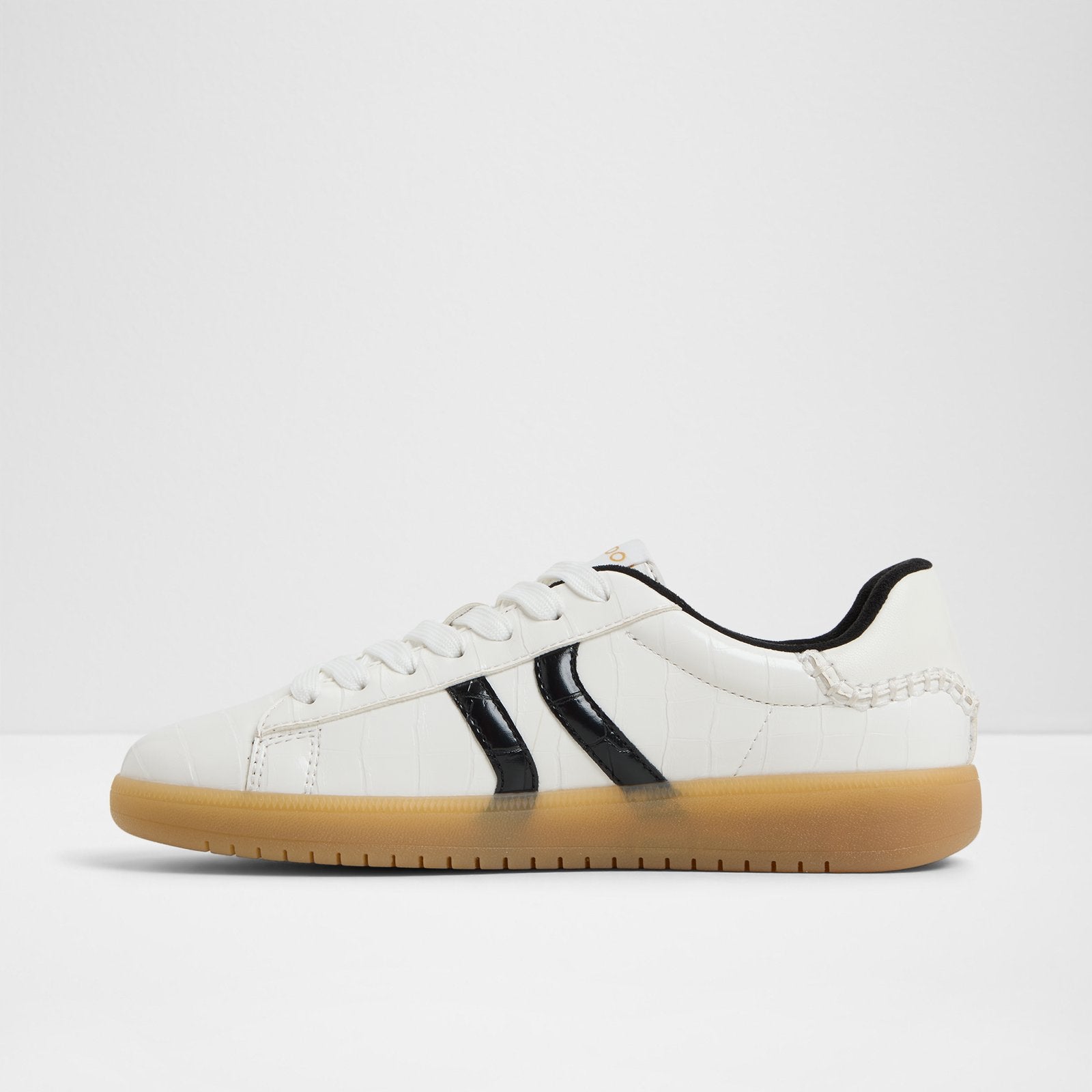 chicsneaker2_white_122-002-004_alt2_sq_nt_1600x1600