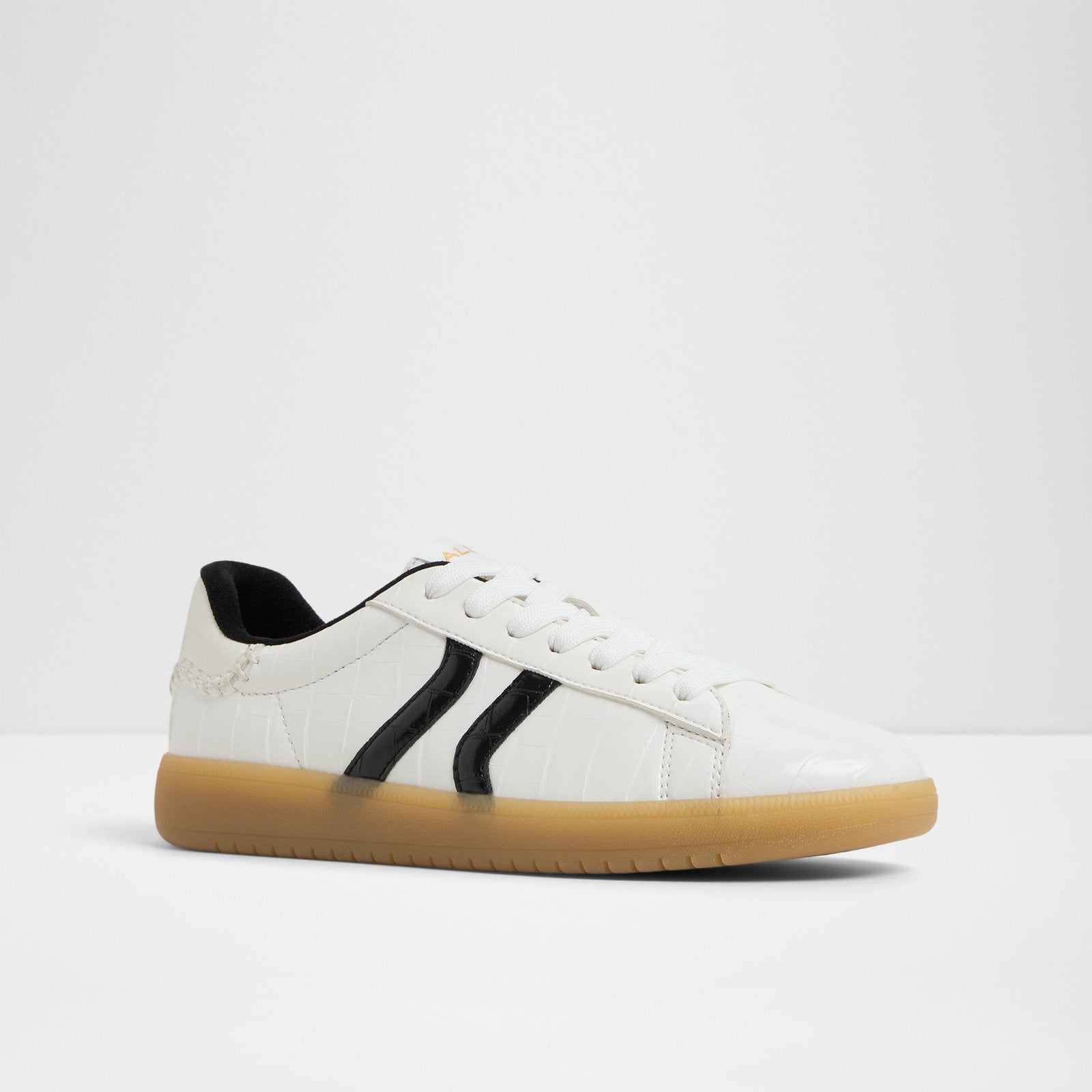 chicsneaker2_white_122-002-004_alt3_sq_nt_1600x1600