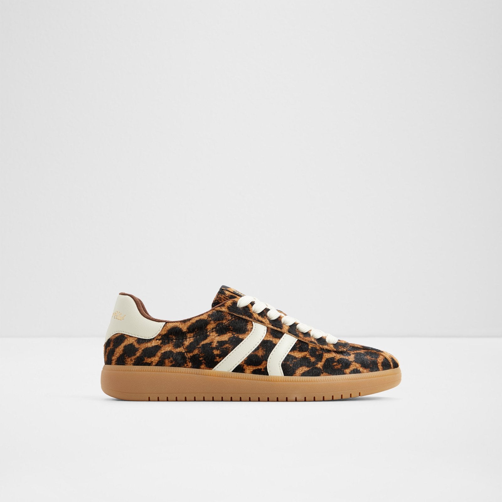 chicsneaker_multi_967-001-037_main_sq_nt_1600x1600