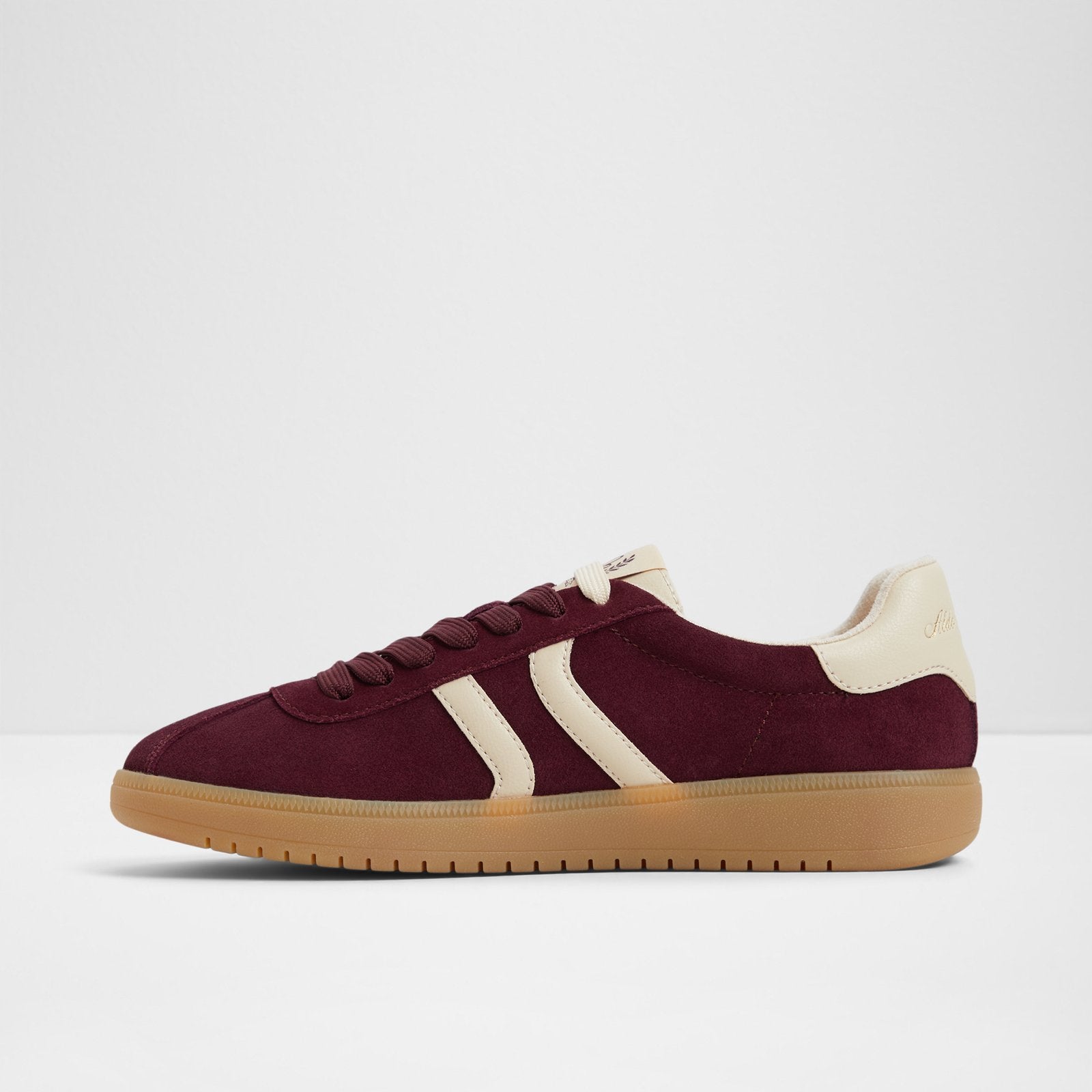 chicsneaker_red_601-001-046_alt2_sq_nt_1600x1600