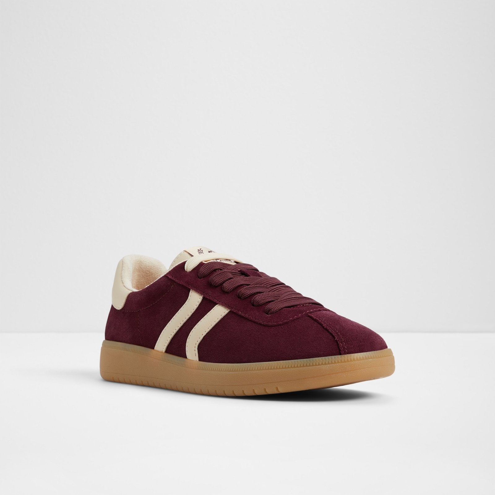chicsneaker_red_601-001-046_alt3_sq_nt_1600x1600