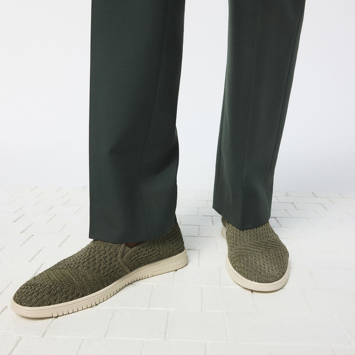 coastbreeze_green_300-003-003_look-part_sq_gy_2000x2000