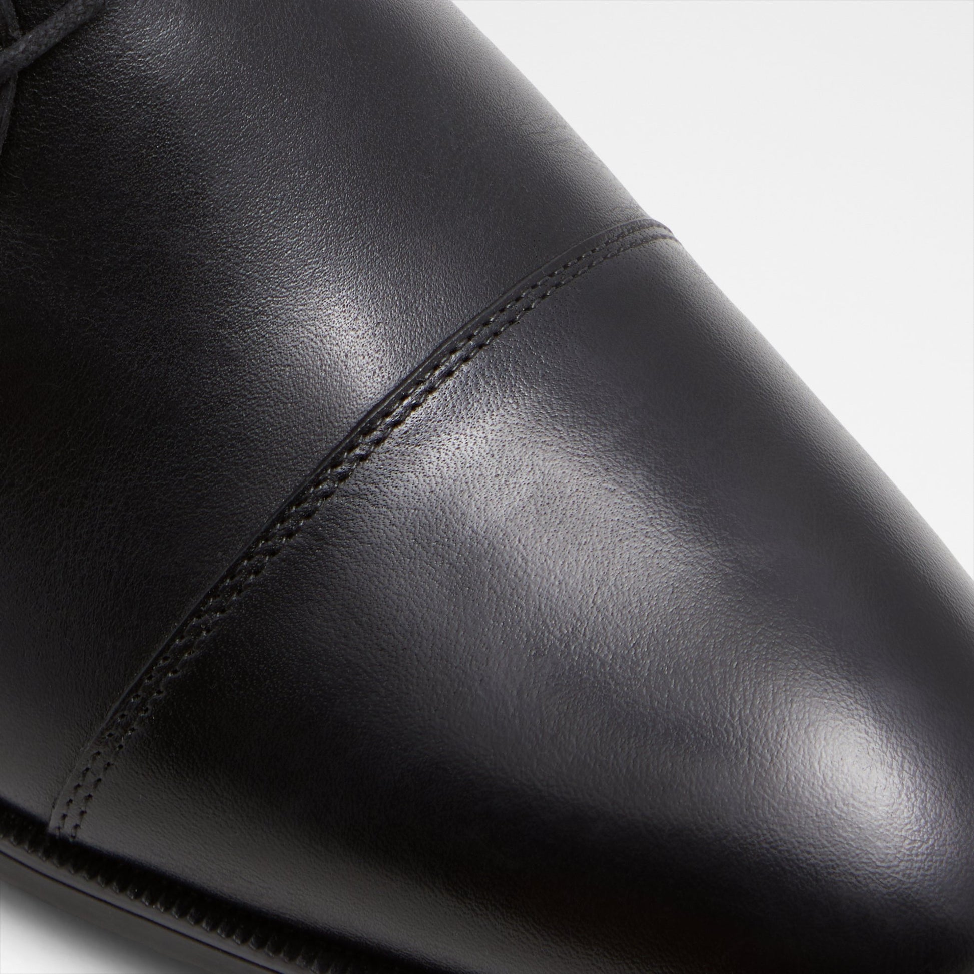 cortleyflex-in_black_001-001-043_detail_sq_nt_2018x2018