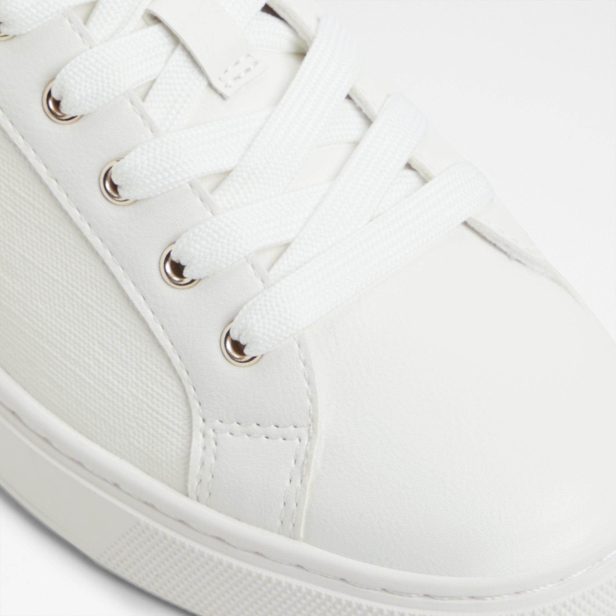 elgata_white_100-002-029_detail_sq_nt_2018x2018