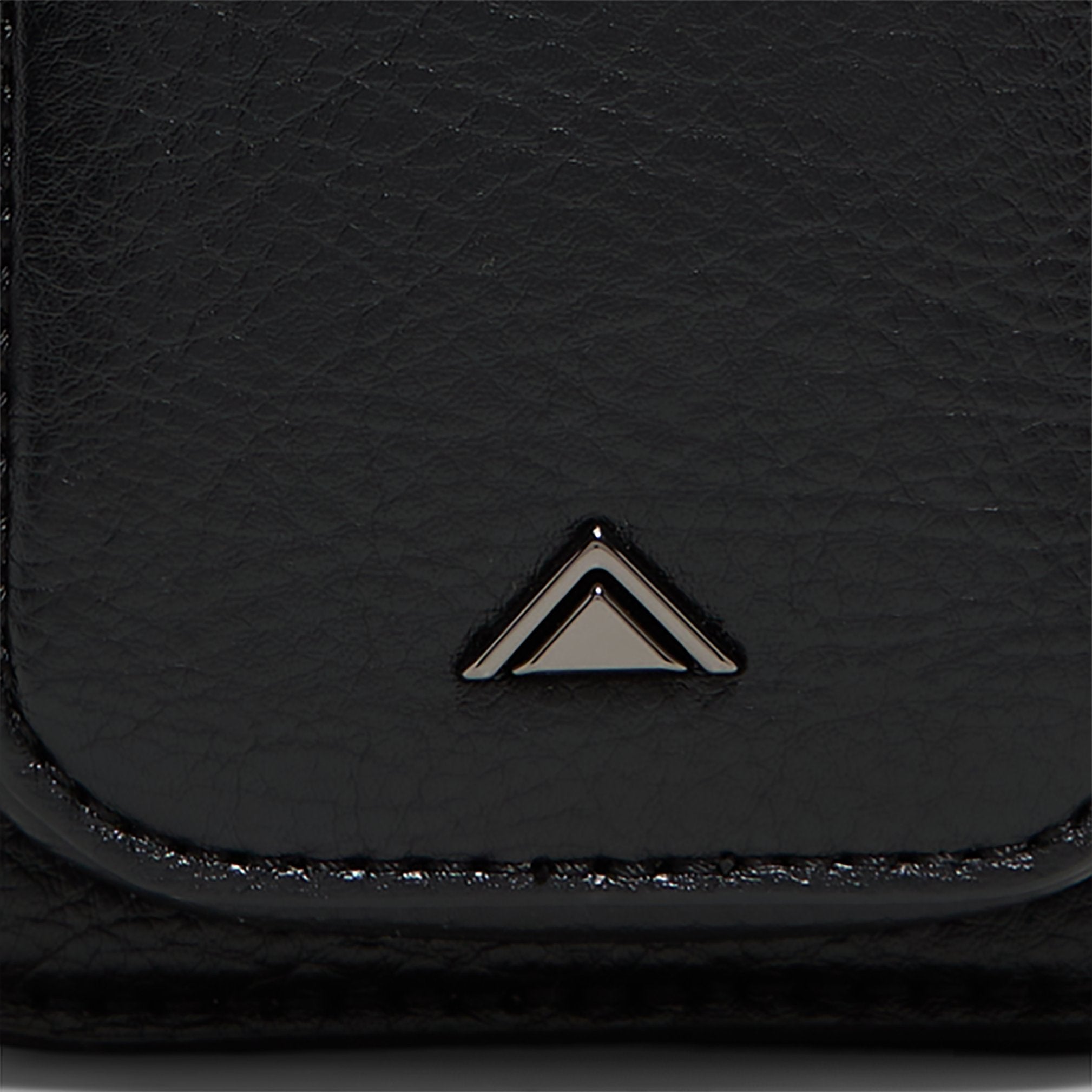 erered_black_009-002-029_detail_sq_nt_2018x2018