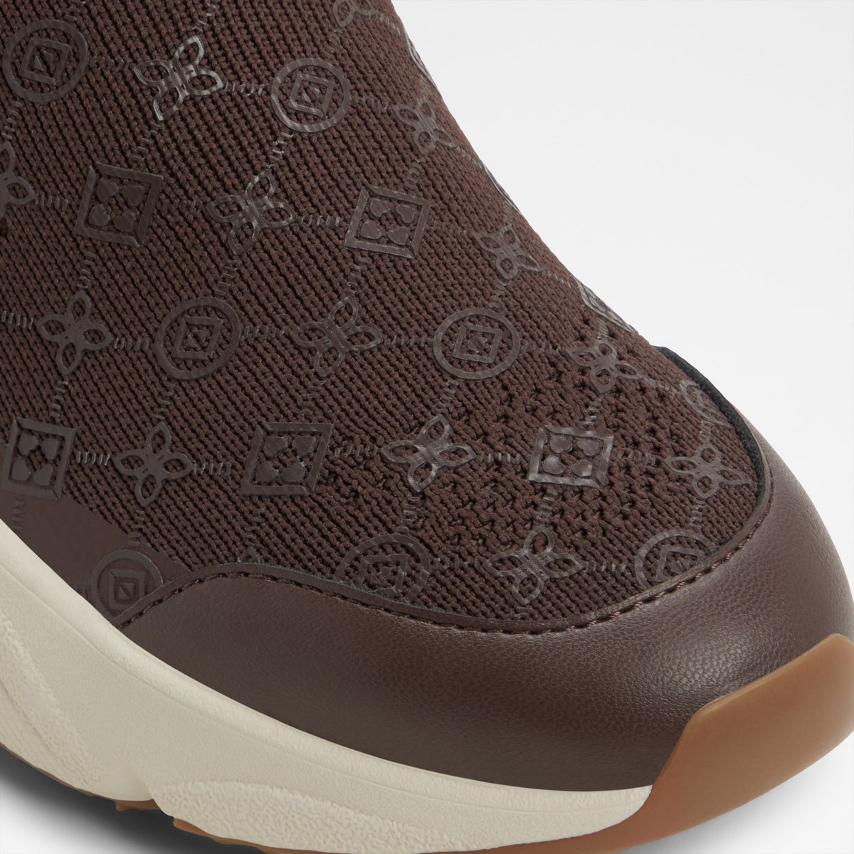 etonad_brown_201-003-017_detail_sq_nt_2018x2018