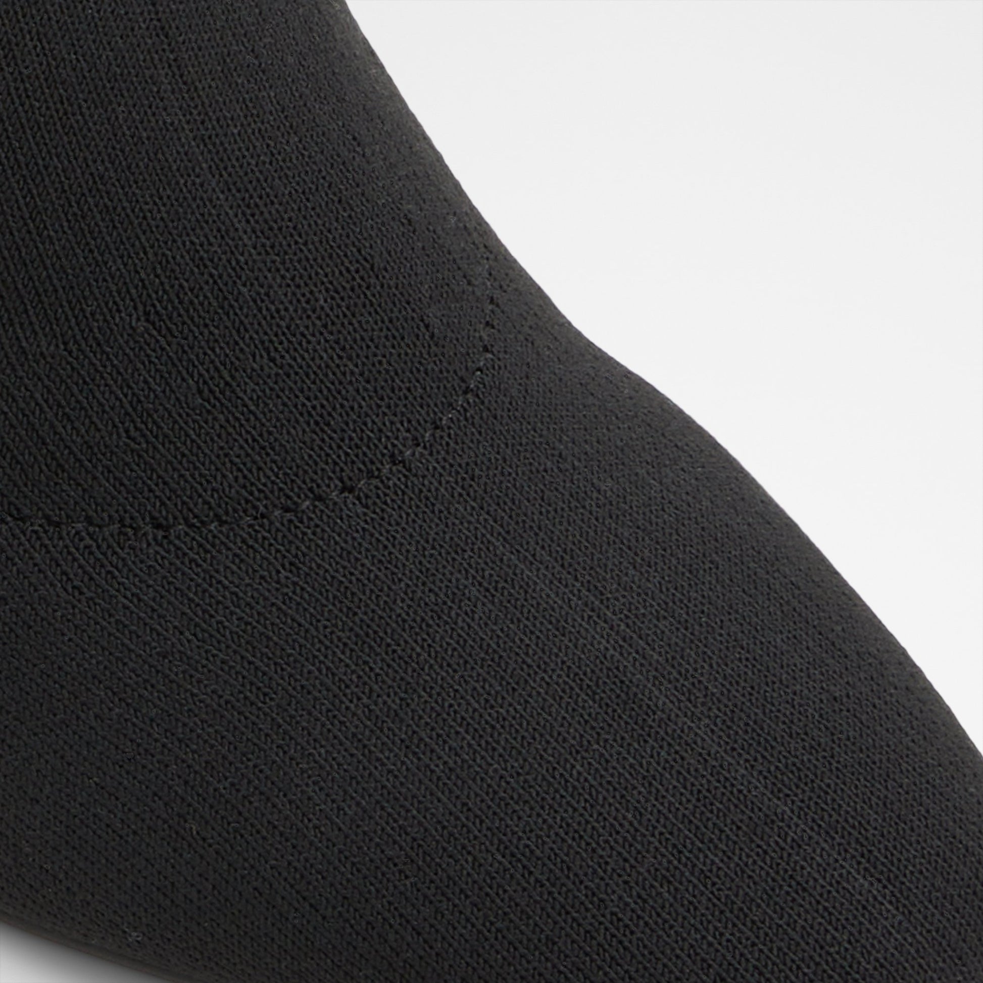 faelora_black_001-003-017_detail_sq_nt_2018x2018