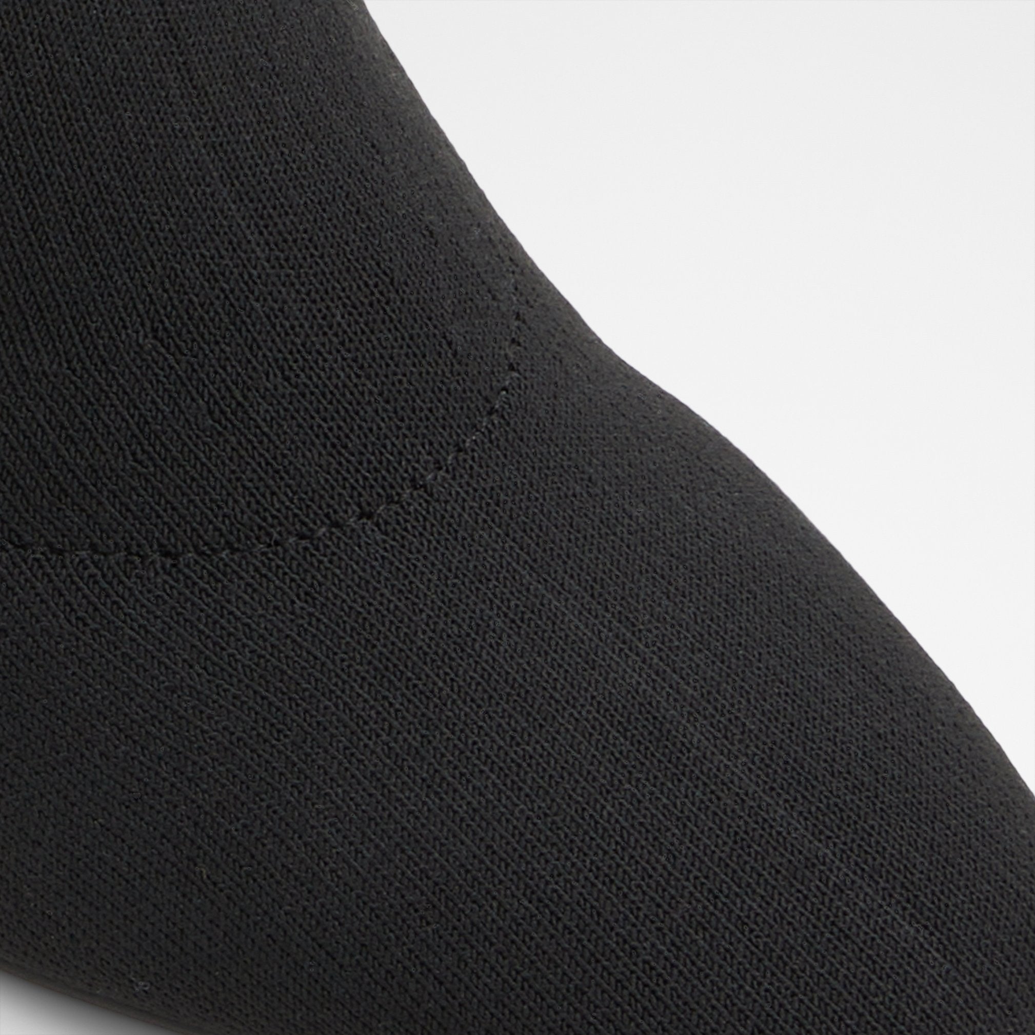 faelora_black_001-003-017_detail_sq_nt_2018x2018
