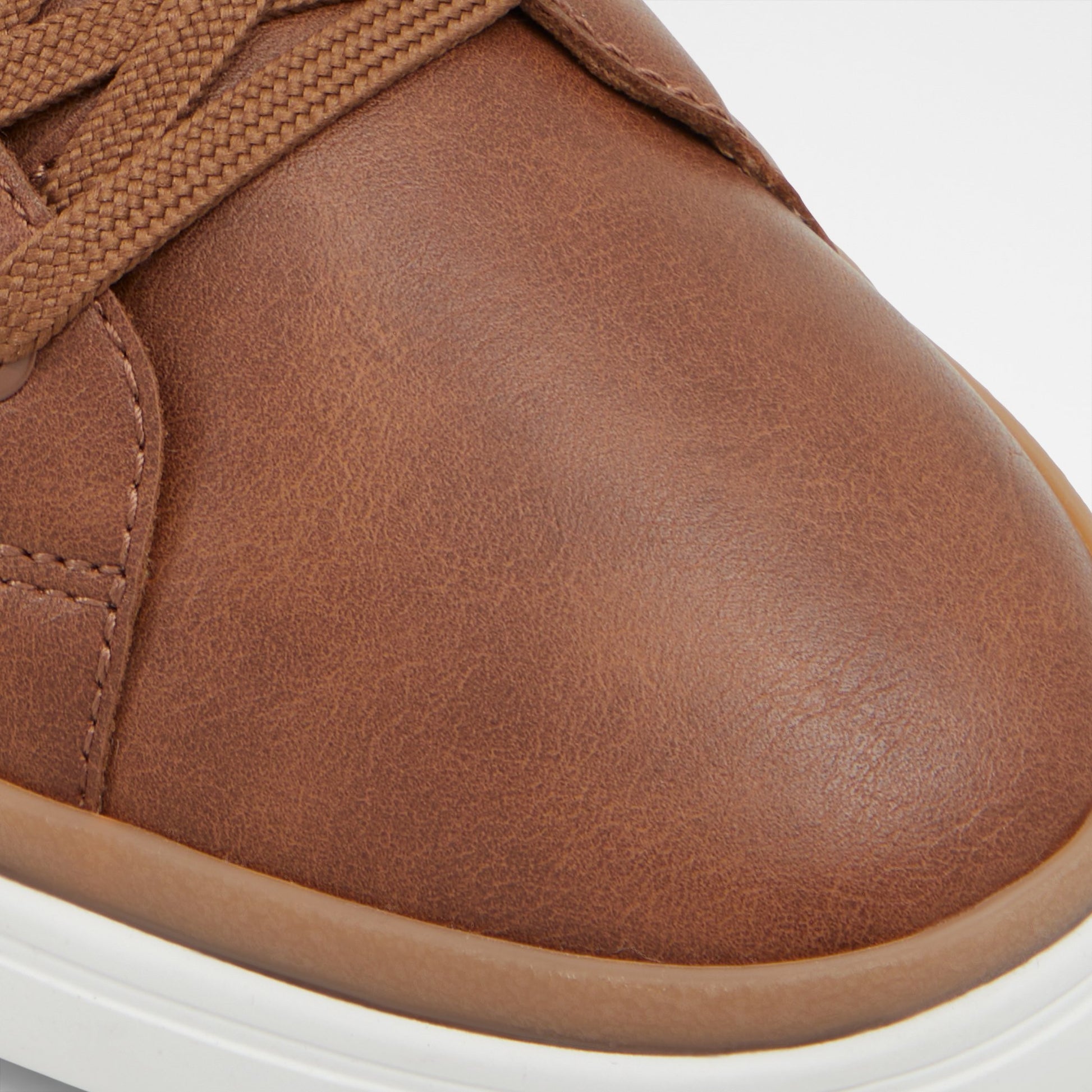 finespec_brown_230-002-043_detail_sq_nt_2018x2018