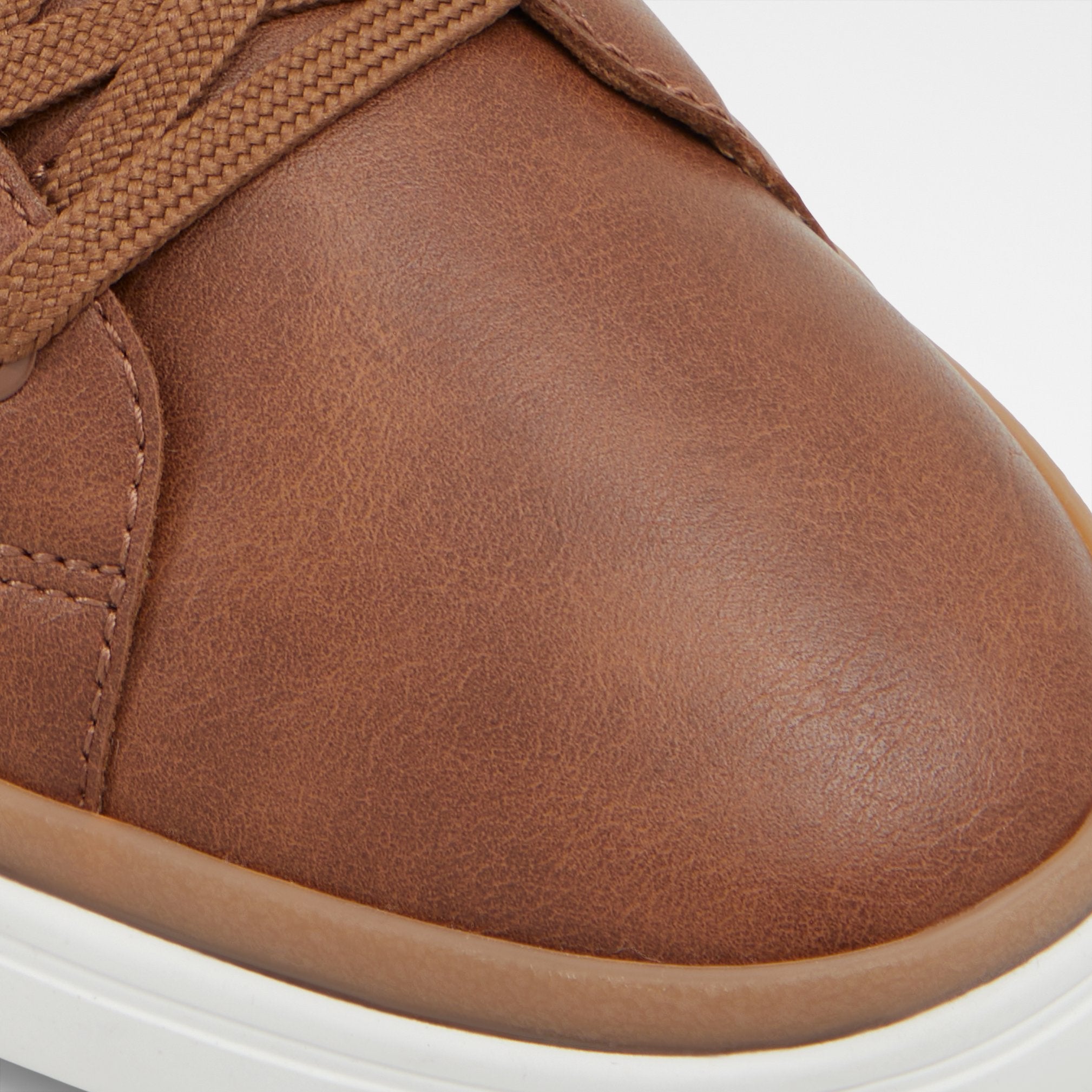 finespec_brown_230-002-043_detail_sq_nt_2018x2018
