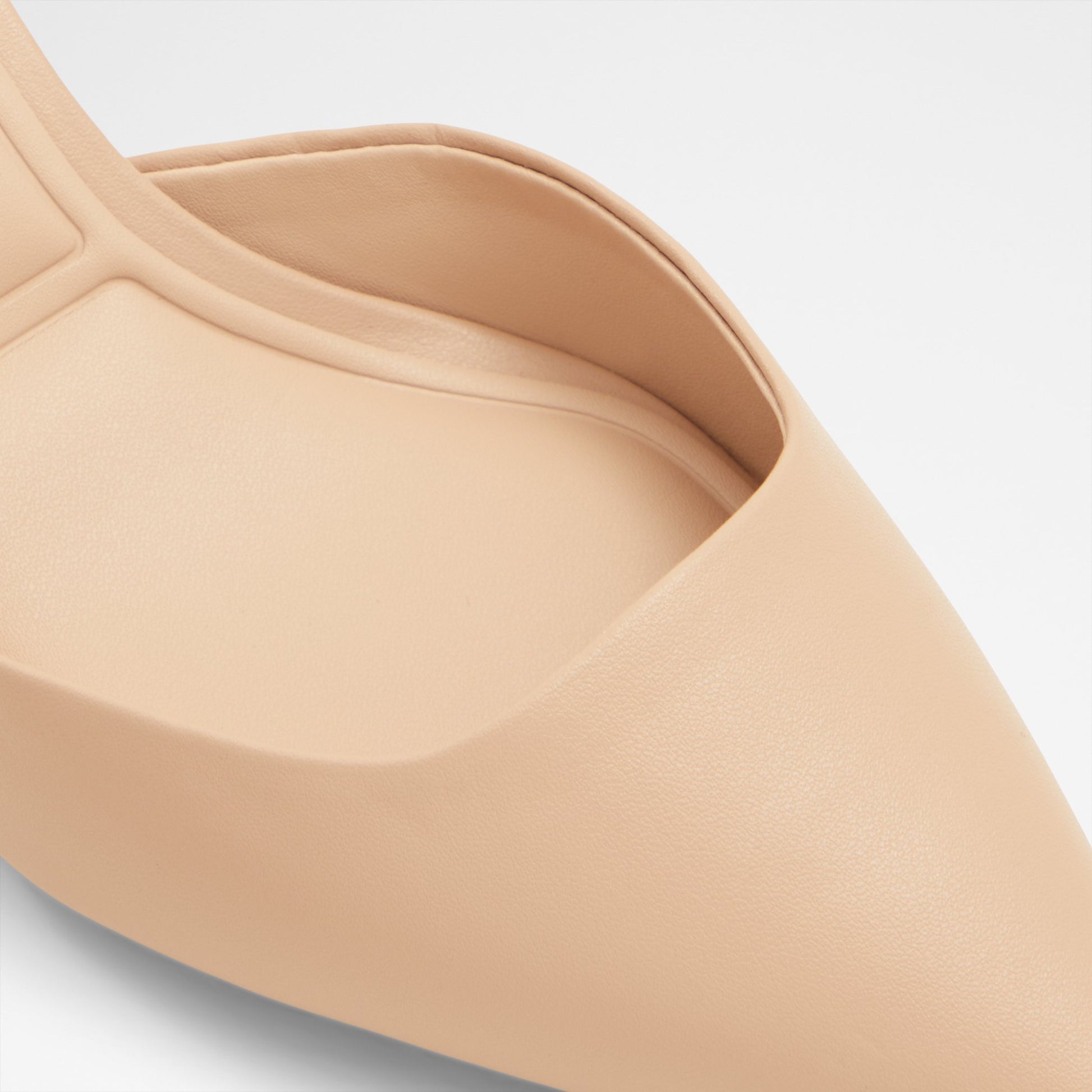 gavedessi_beige_270-002-043_detail_sq_nt_2018x2018