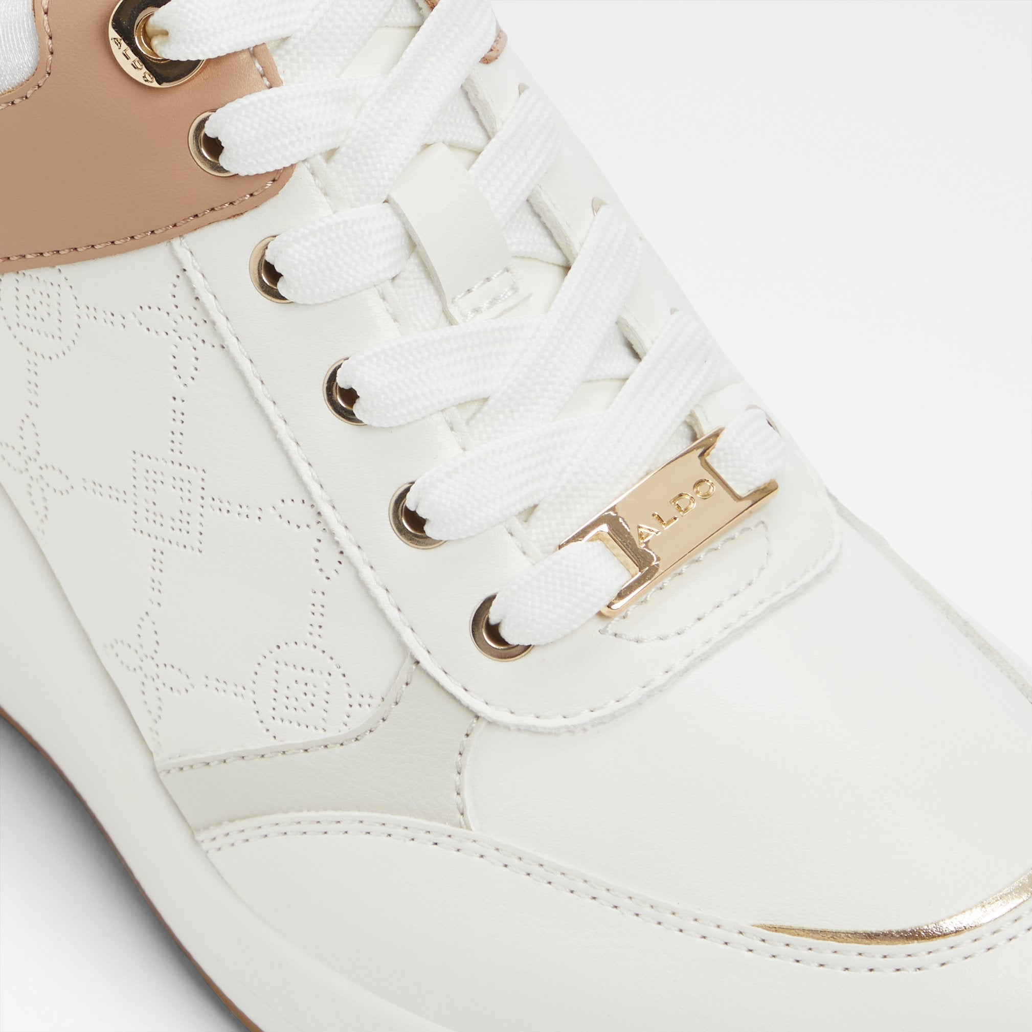 iconistep_beige_270-002-043_detail_sq_nt_2018x2018
