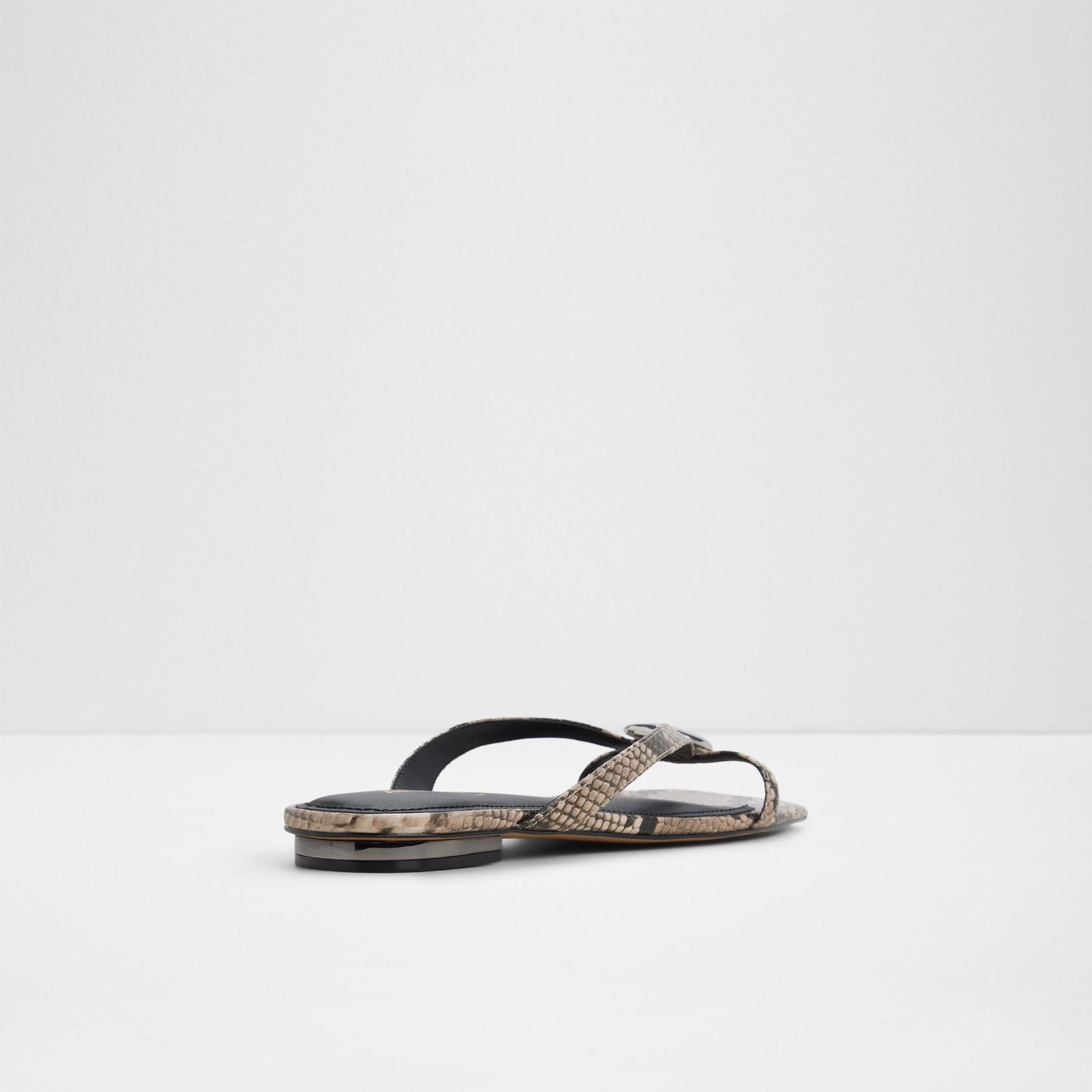 iliria_white_122-002-044_alt1_sq_nt_1600x1600