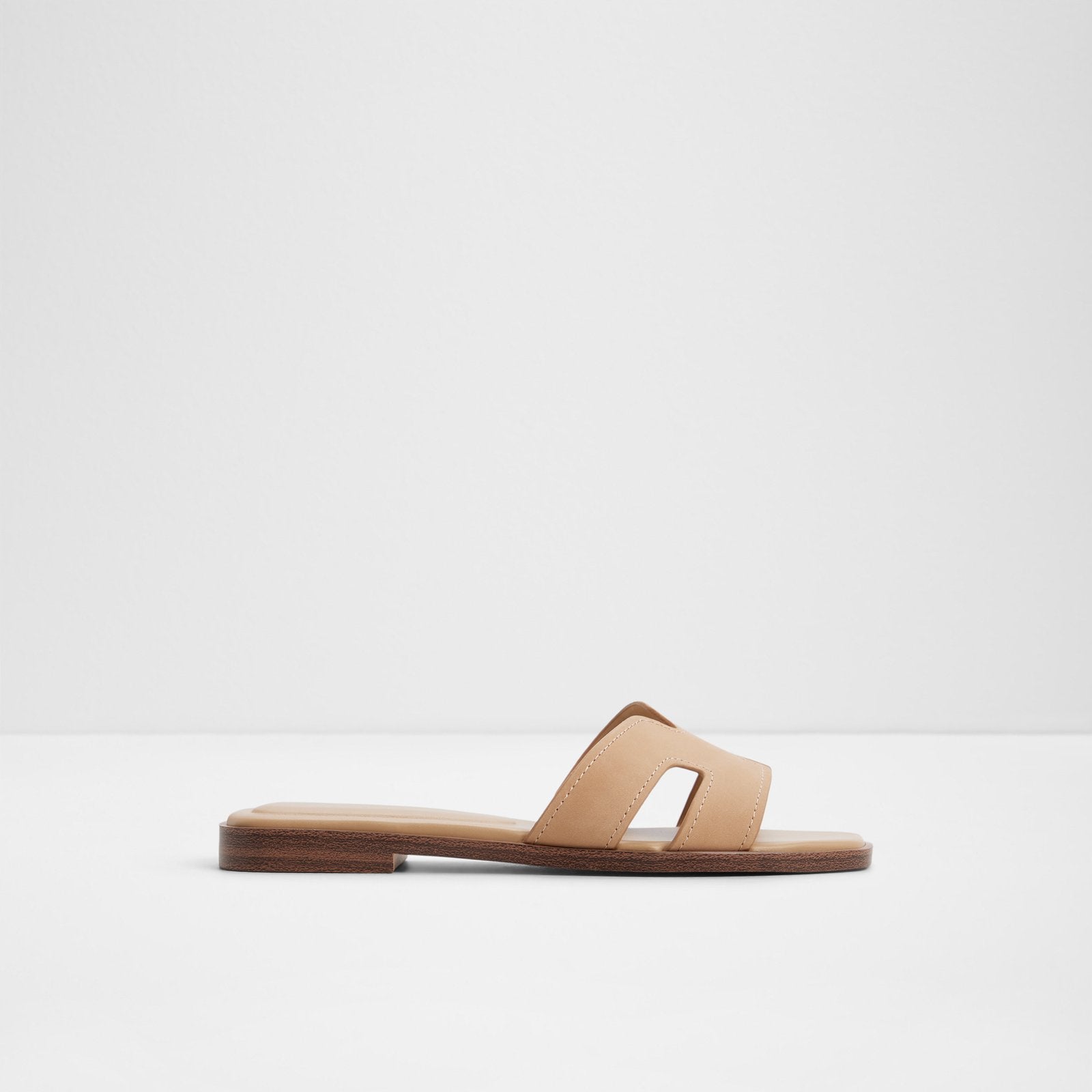 itsandal_beige_260-001-031_main_sq_nt_1600x1600
