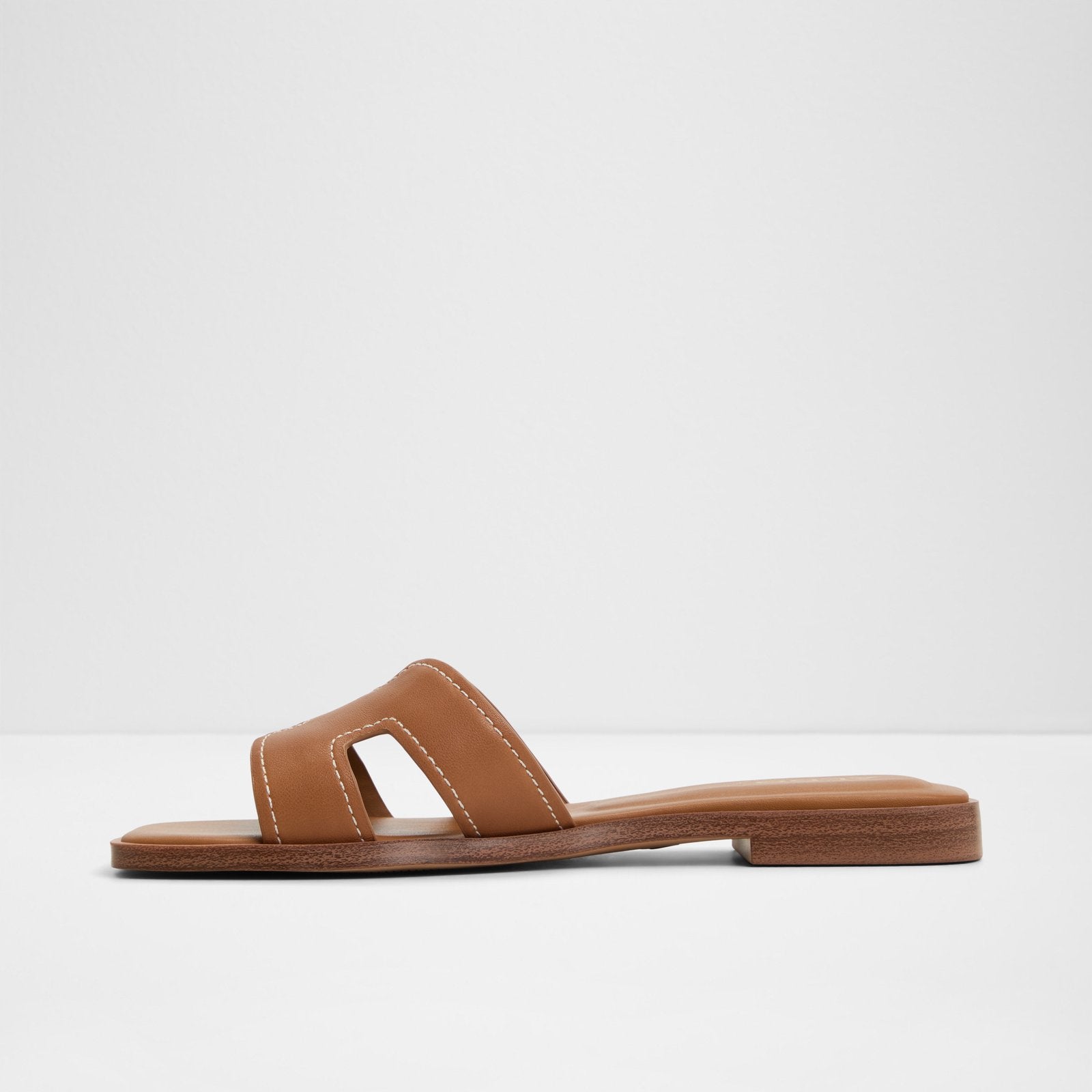 itsandal_brown_210-001-043_alt2_sq_nt_1600x1600