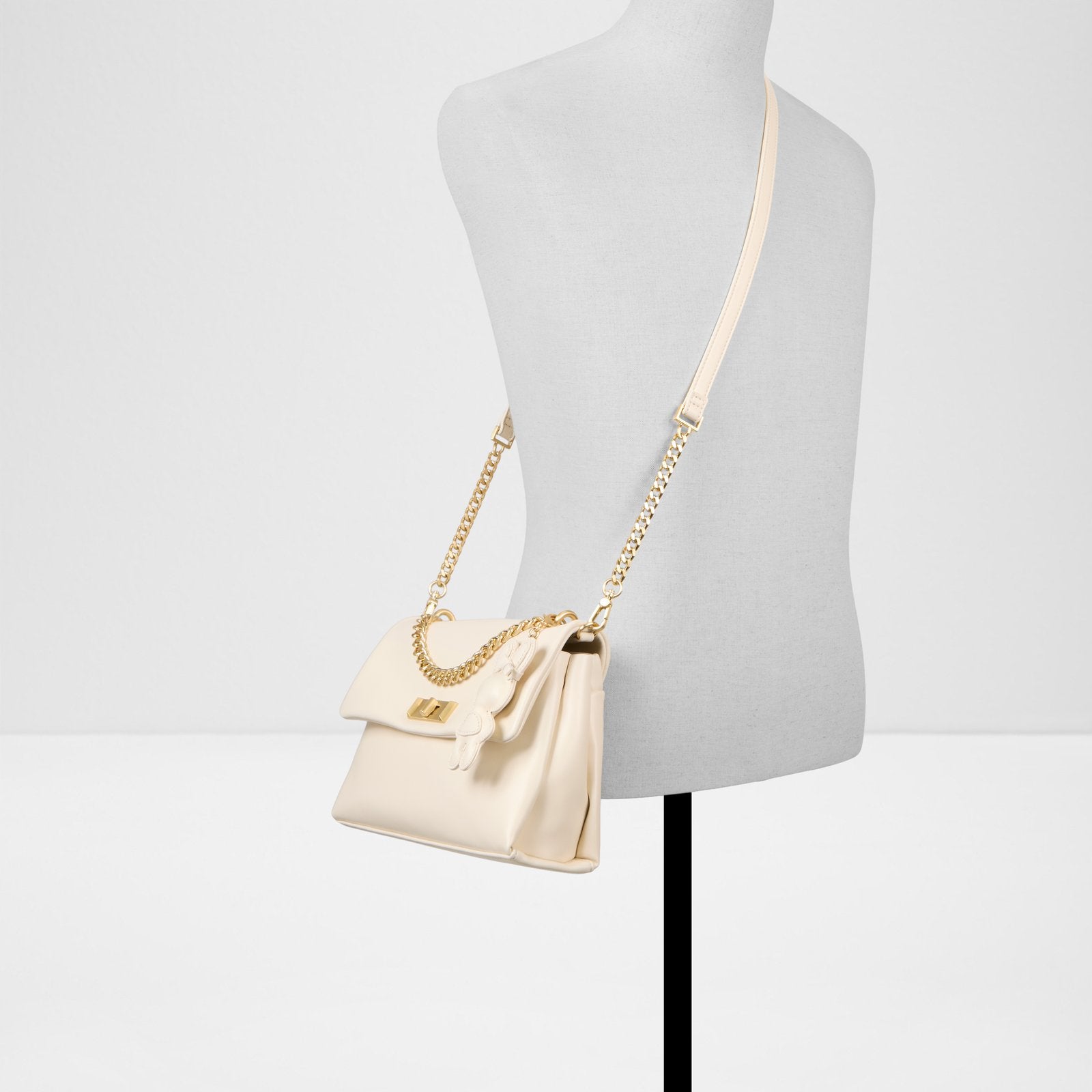 katebag_beige_168-002-029_alt3_sq_nt_1600x1600