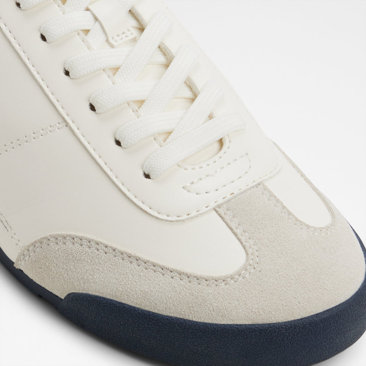 kickoff_beige_270-002-043_detail_sq_nt_2018x2018