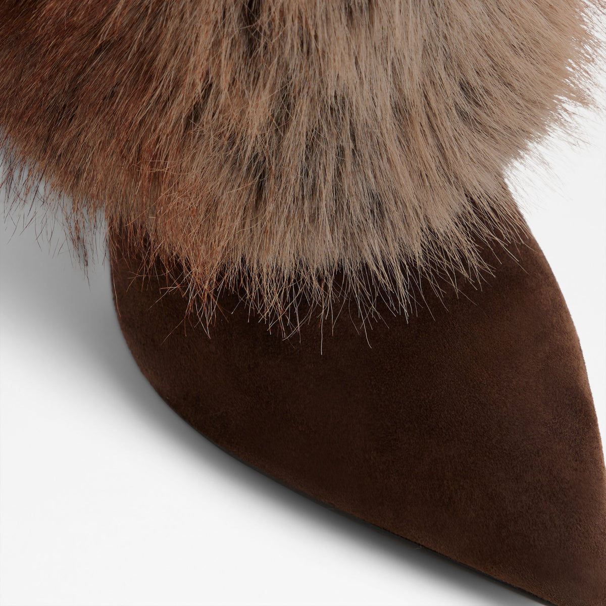 lennore_brown_201-003-026_detail_sq_nt_2018x2018
