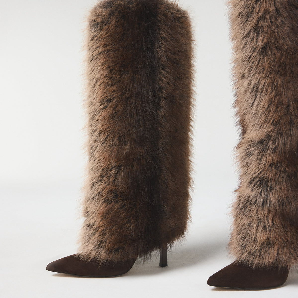 lennore_brown_201-003-026_look-part_sq_gy_2000x2000