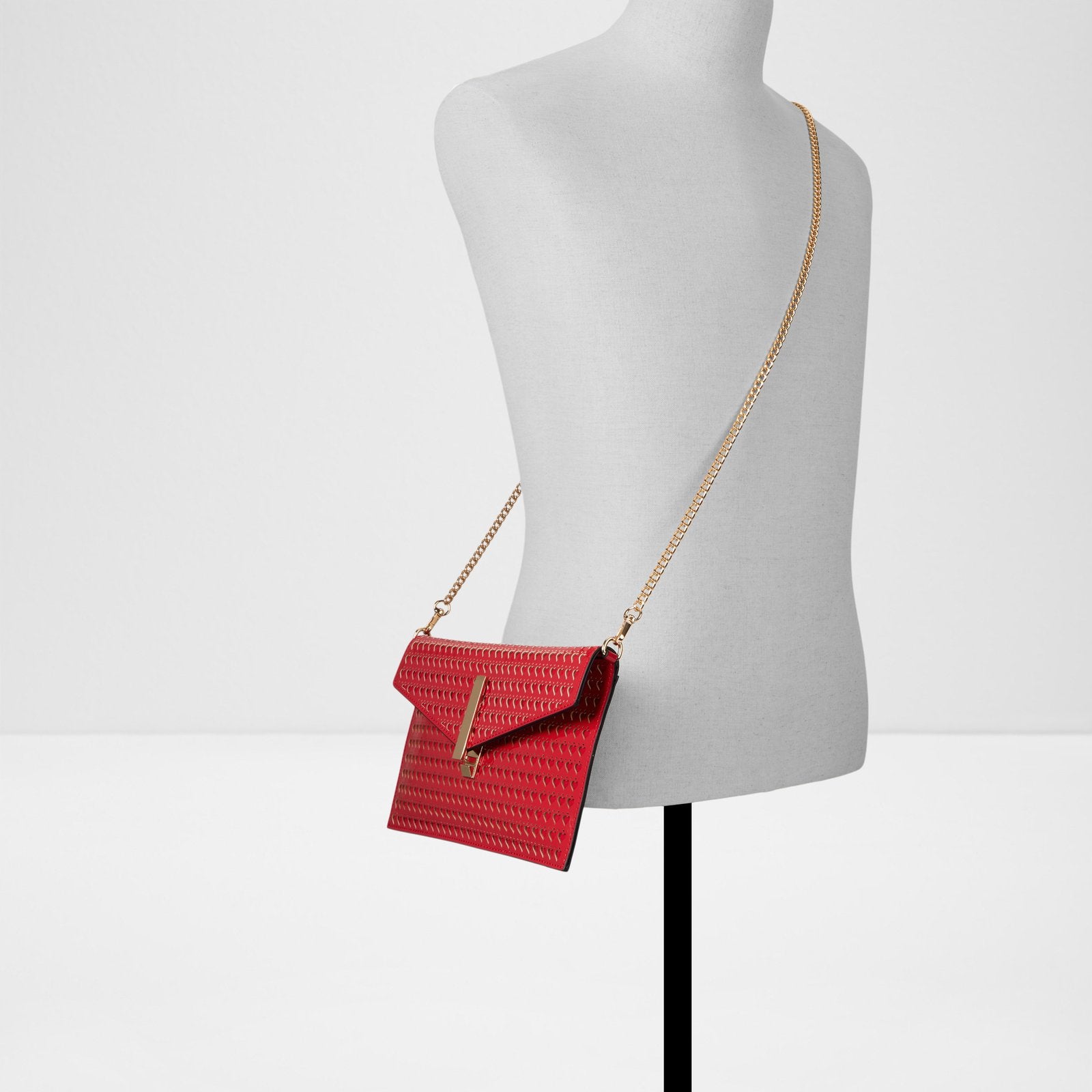 loveclutch_red_600-002-029_alt3_sq_nt_1600x1600