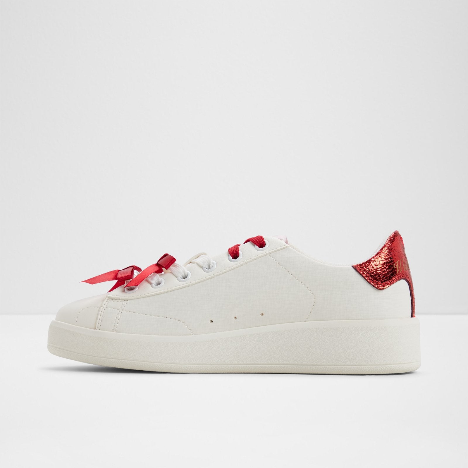 lovesneaker_white_100-002-043_alt2_sq_nt_1600x1600
