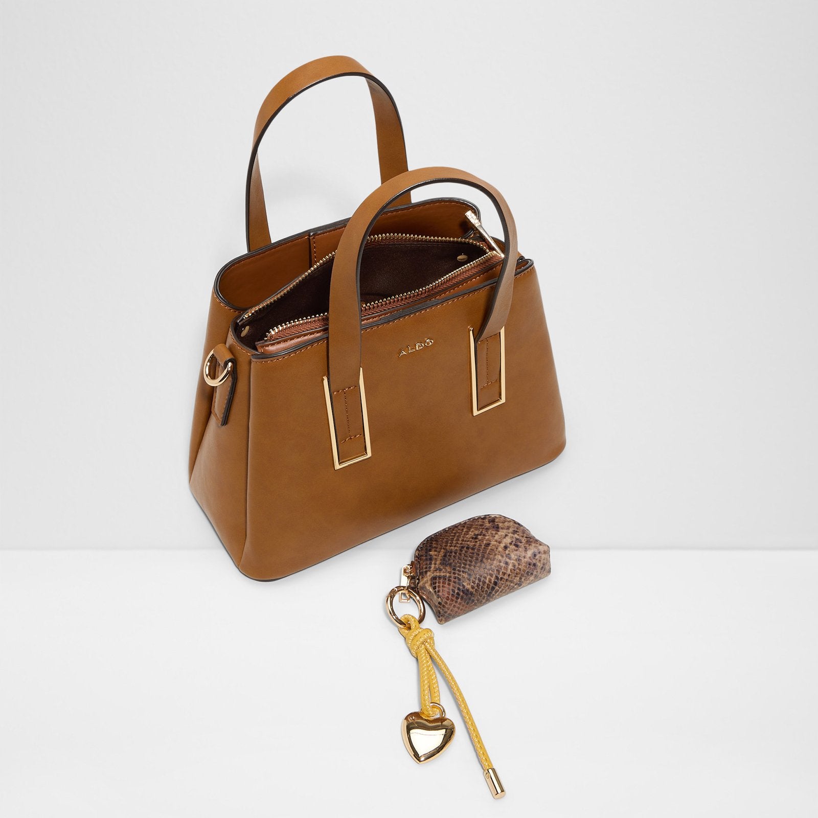 maeliabag_brown_235-002-029_alt2_sq_nt_1600x1600