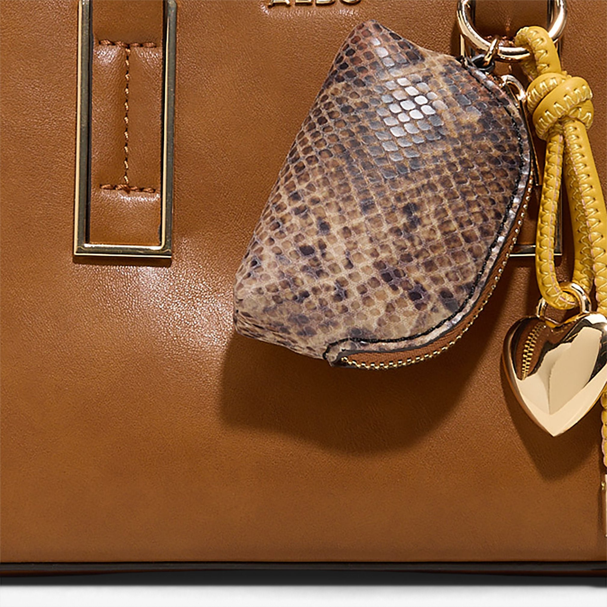 maeliabag_brown_235-002-029_detail_sq_nt_2018x2018