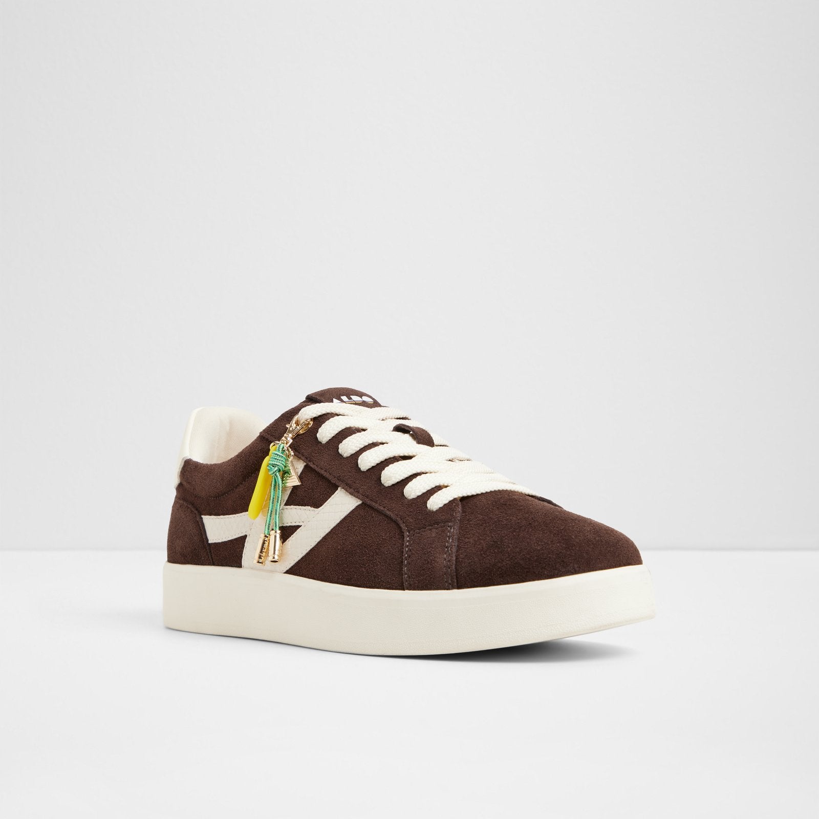 mtl72sneaker-l_brown_201-001-046_alt3_sq_nt_1600x1600