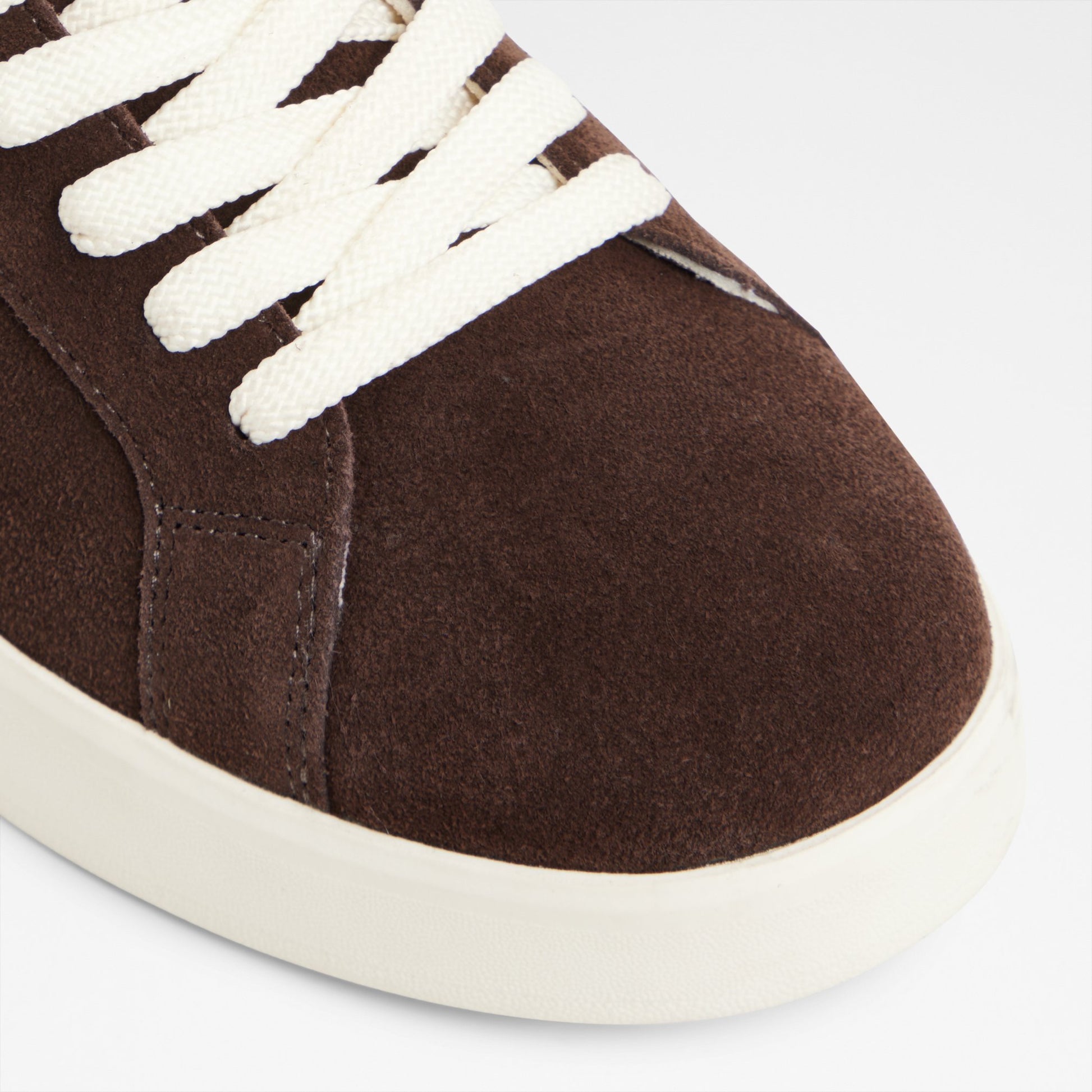 mtl72sneaker-l_brown_201-001-046_detail_sq_nt_2018x2018