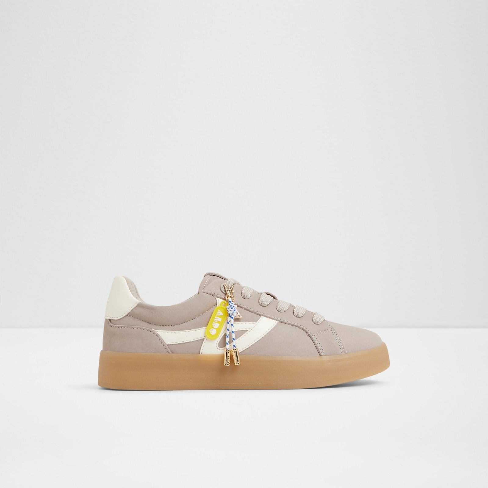 mtl72sneaker-l_grey_050-001-031_main_sq_nt_1600x1600