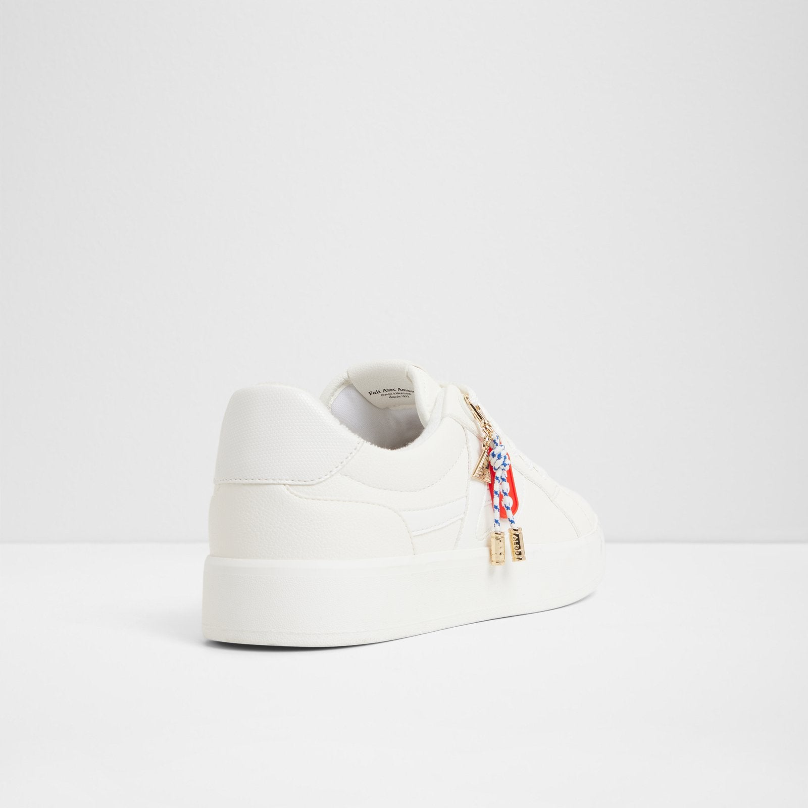 mtl72sneaker-l_white_100-002-043_alt1_sq_nt_1600x1600