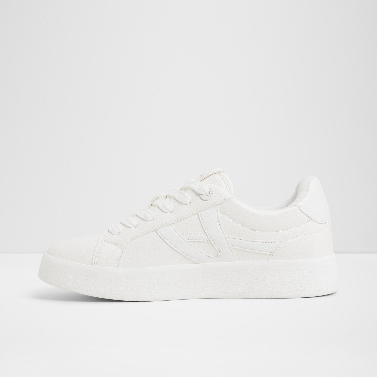 mtl72sneaker-l_white_100-002-043_alt2_sq_nt_1600x1600