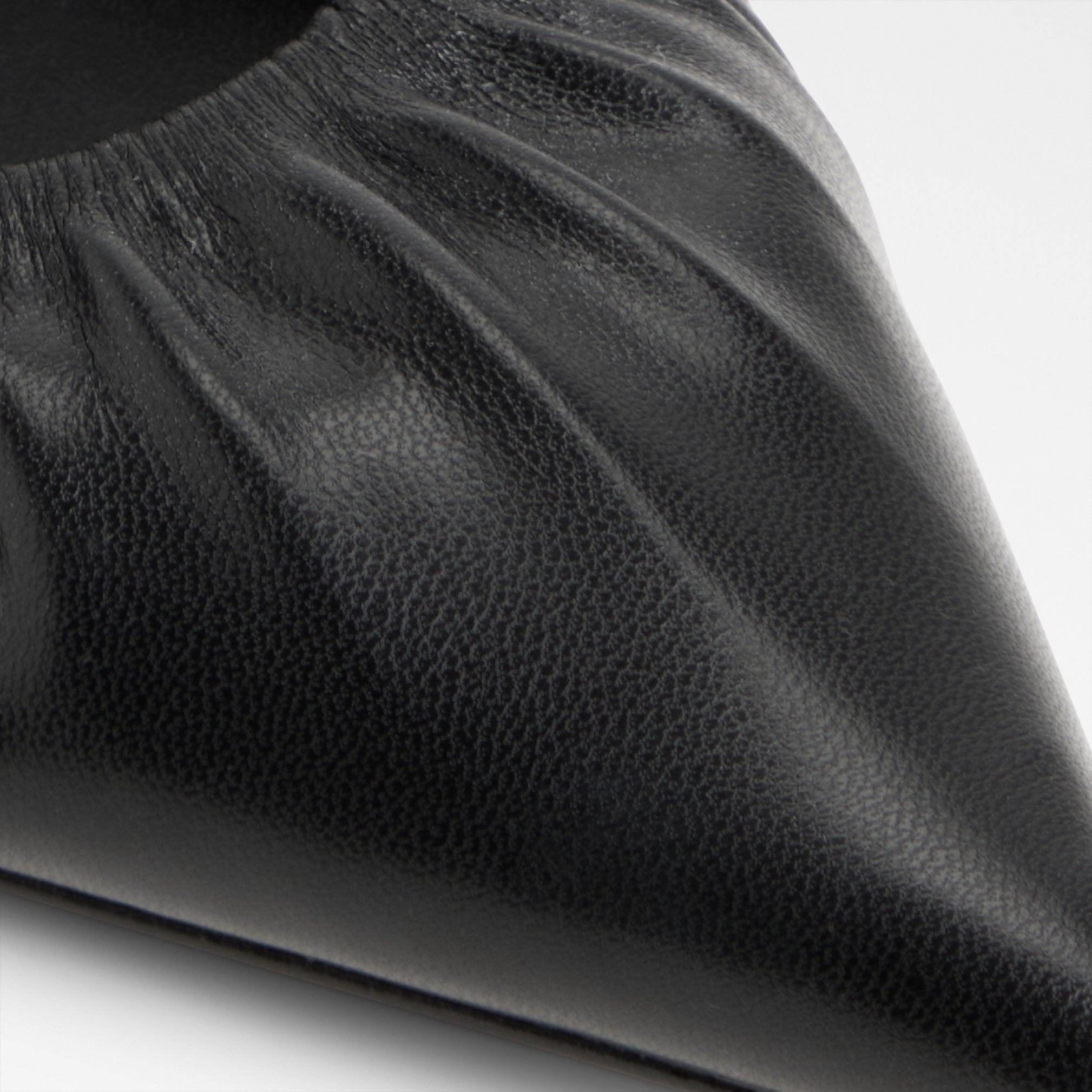 mystia_black_001-002-043_detail_sq_nt_2018x2018