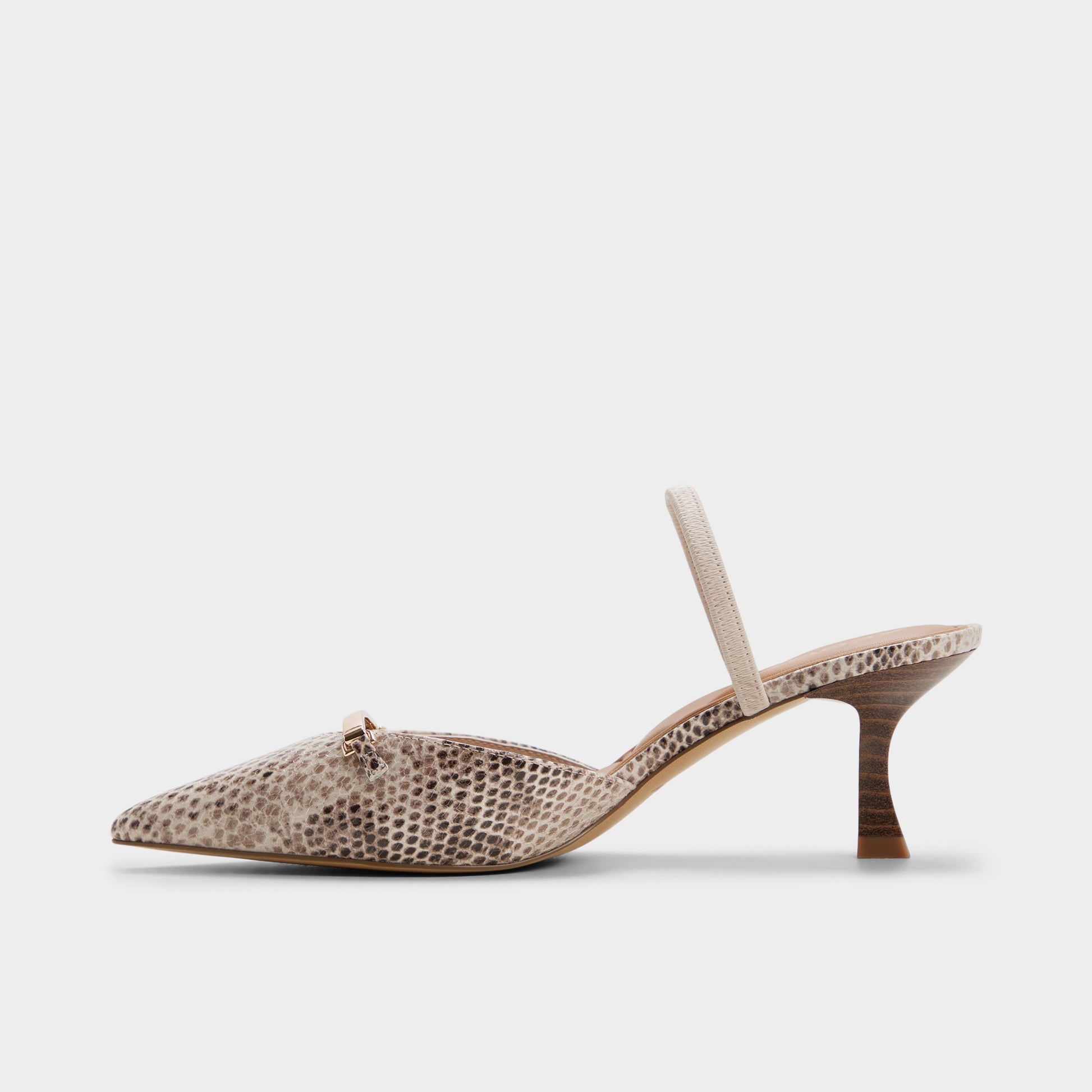 nailah_multi_089-002-044_alt2_sq_gy_4800x4800