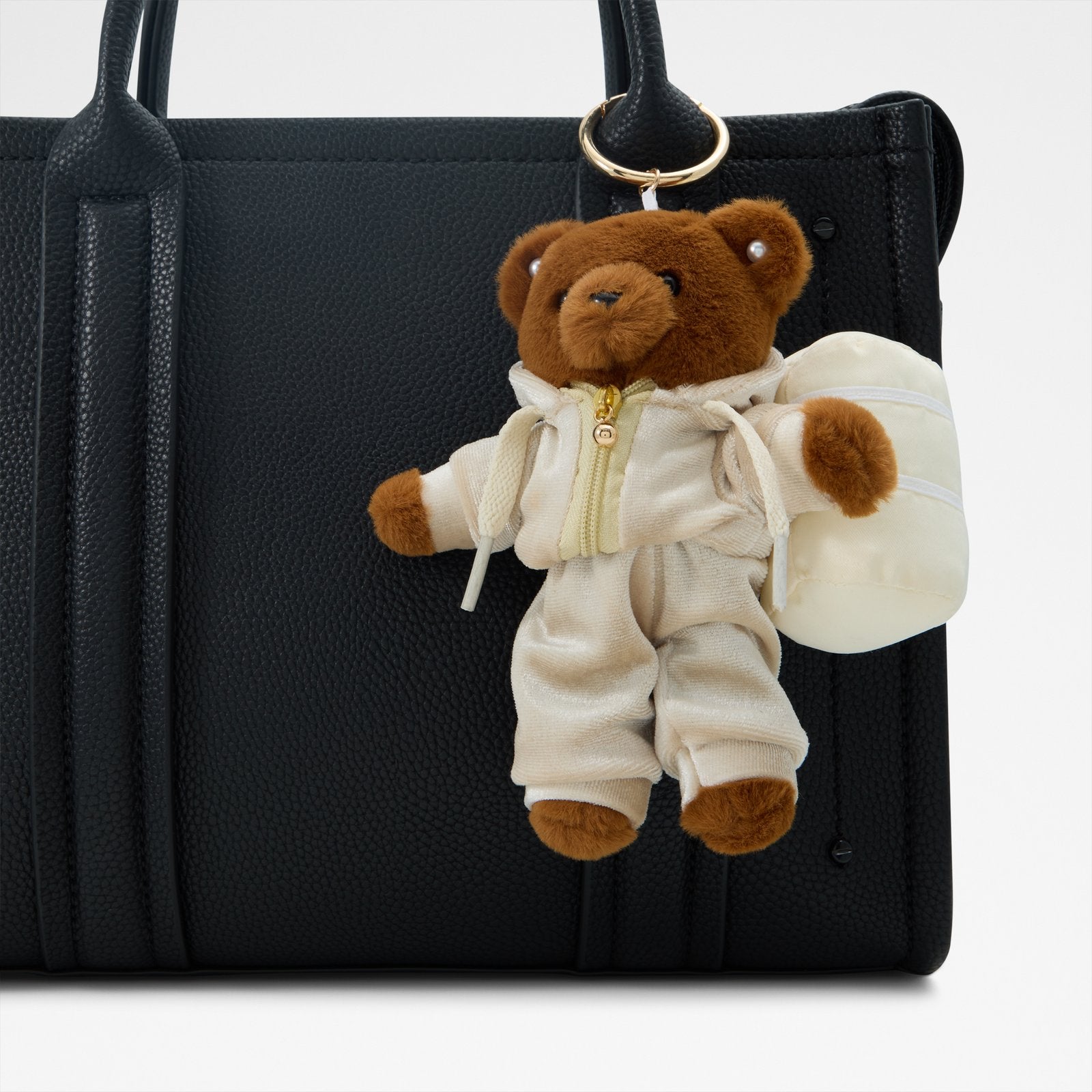 pilaboo_brown_230_alt2_sq_nt_1600x1600