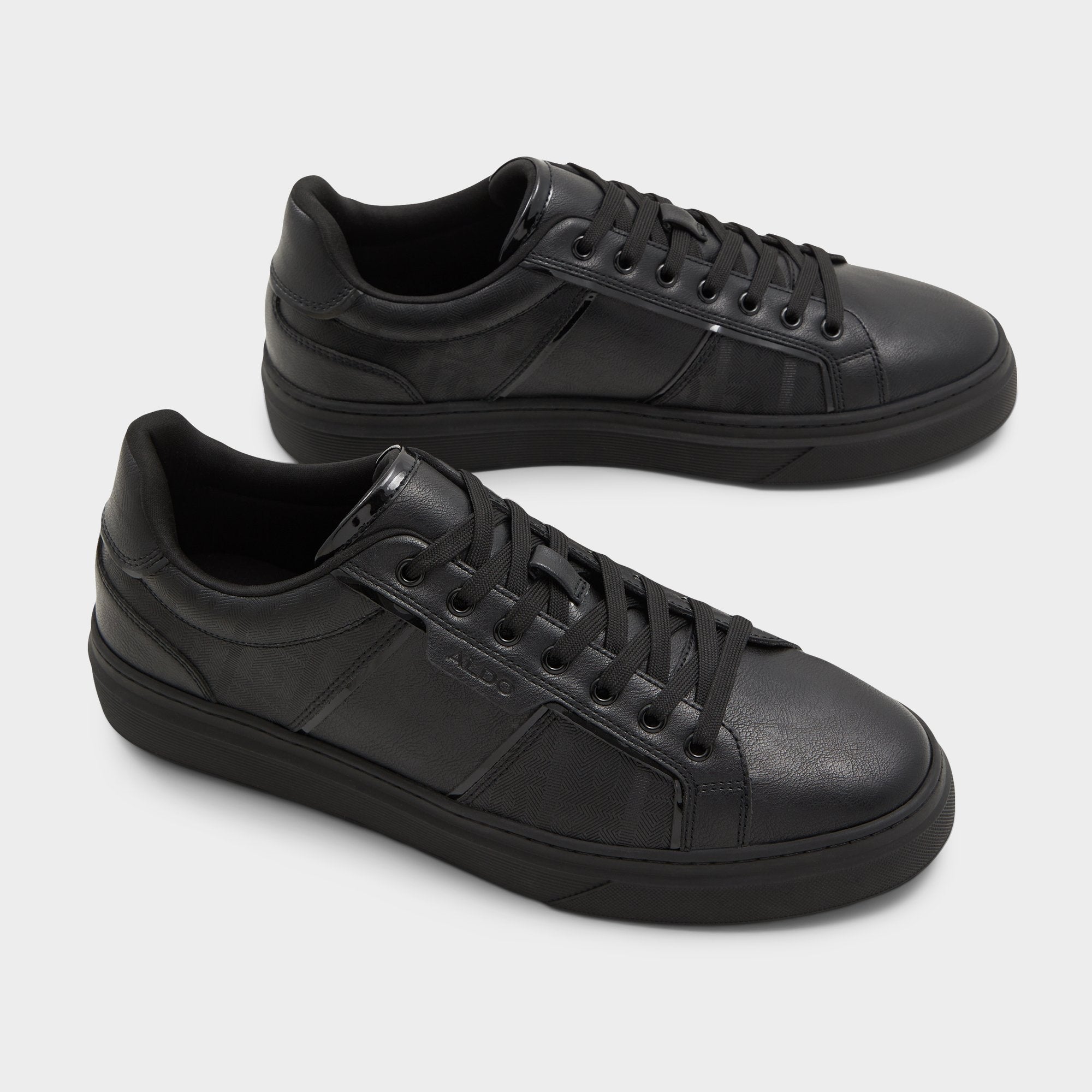 product_14027564_ccourtline_black_007-002-008_spotlight_sq_gy