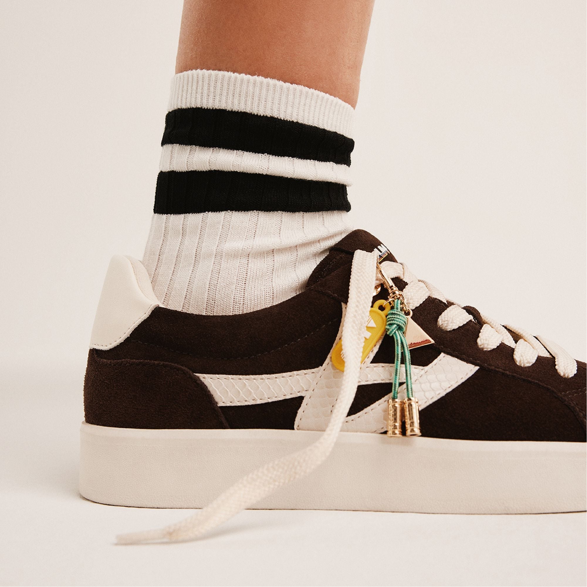 product_14044579_mtl72sneaker-l_brown_201-001-046_202_campaign-part_sq_nt
