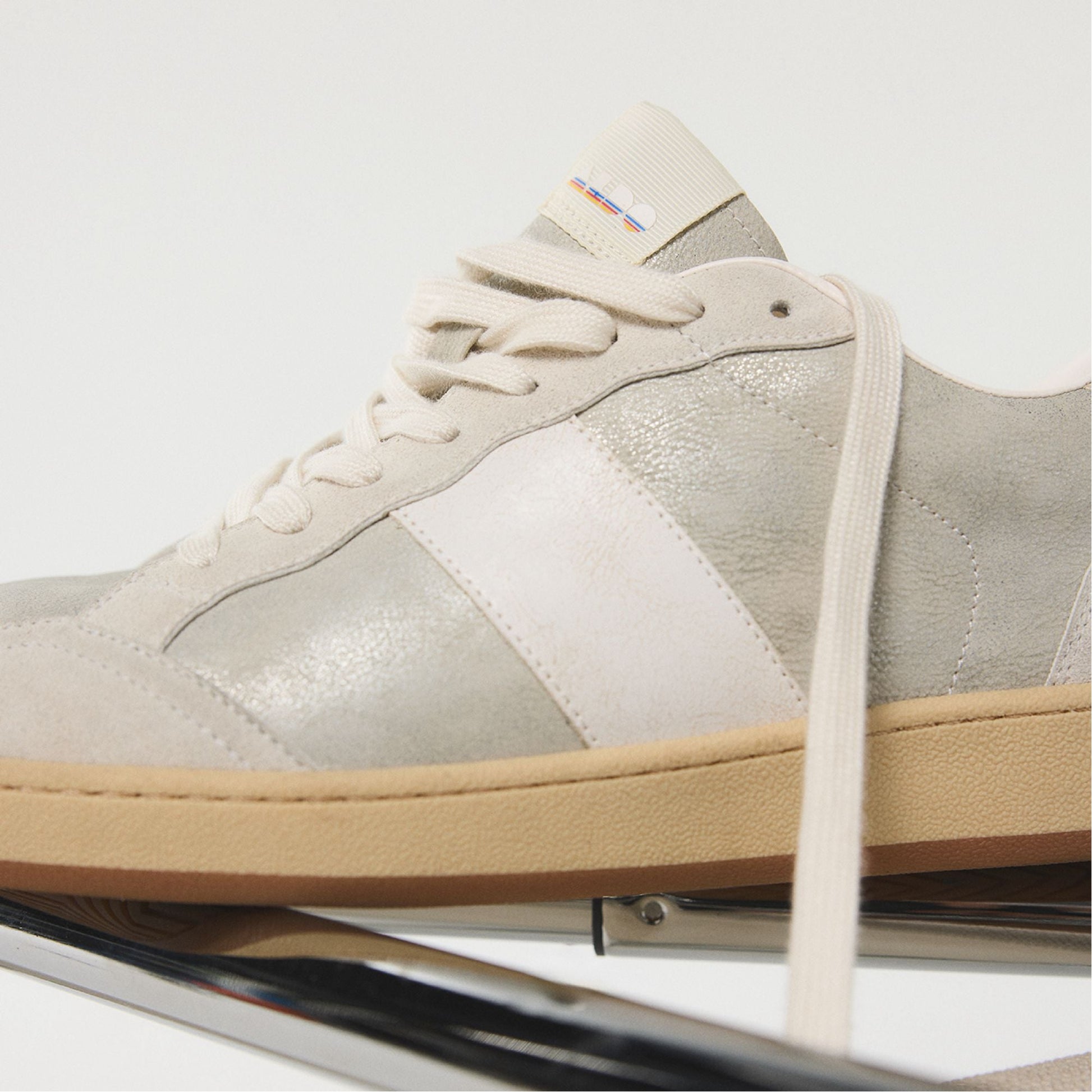 product_14098562_roscoe_white_160-002-029_look-part_sq_gy