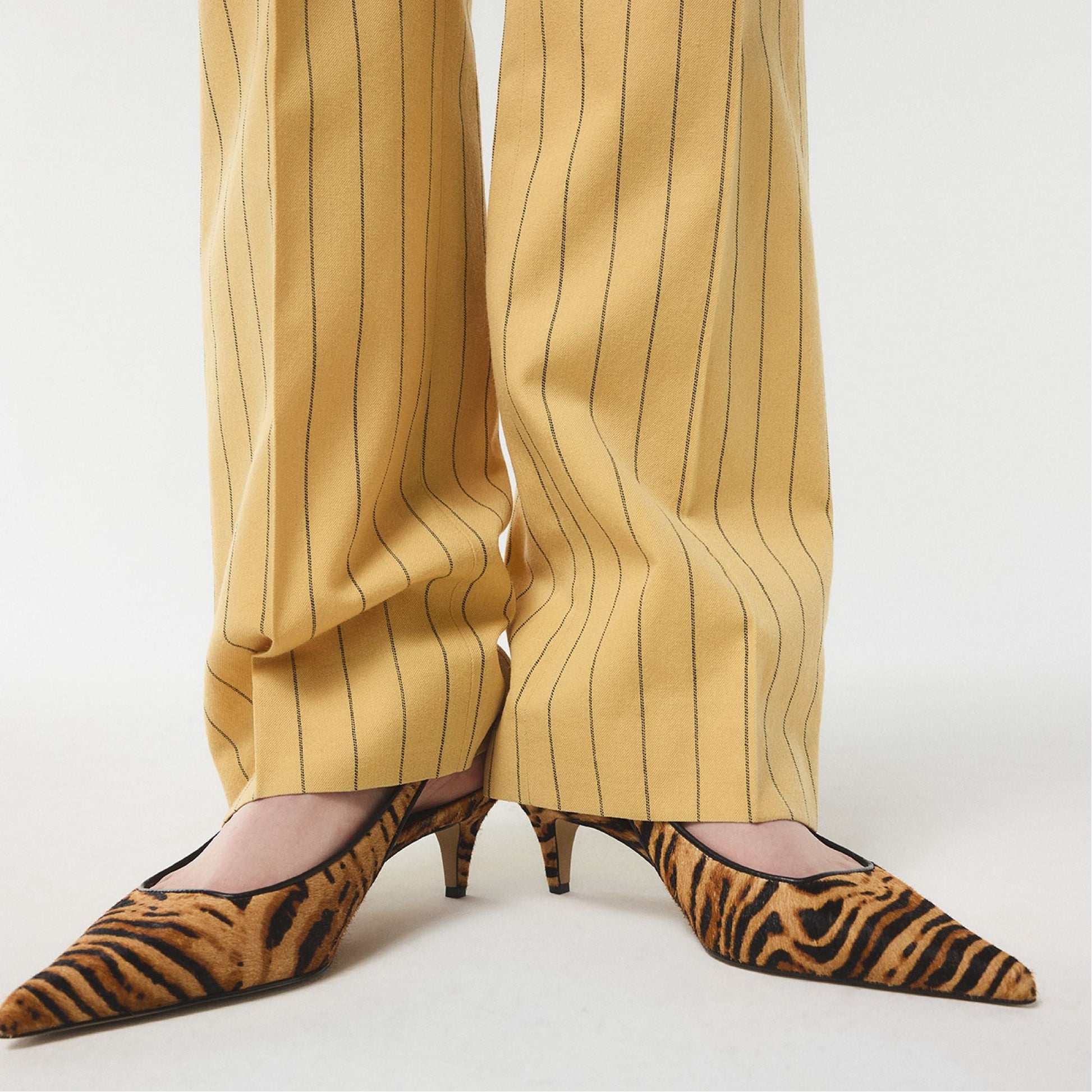 product_14118376_leanah_brown_241-001-037_look-part_sq_gy