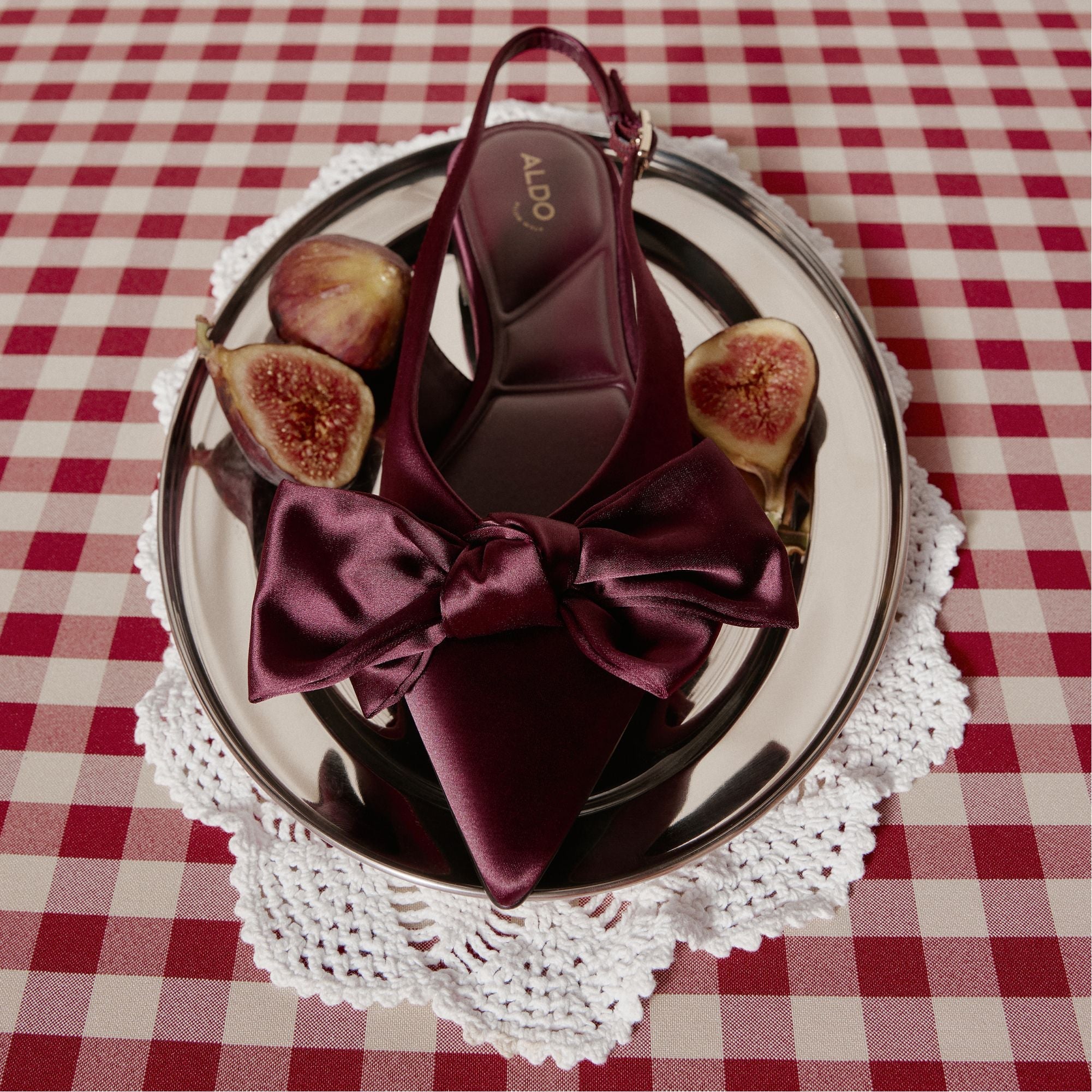 product_14151909_festive_red_601-003-032_campaign-part_sq_gy