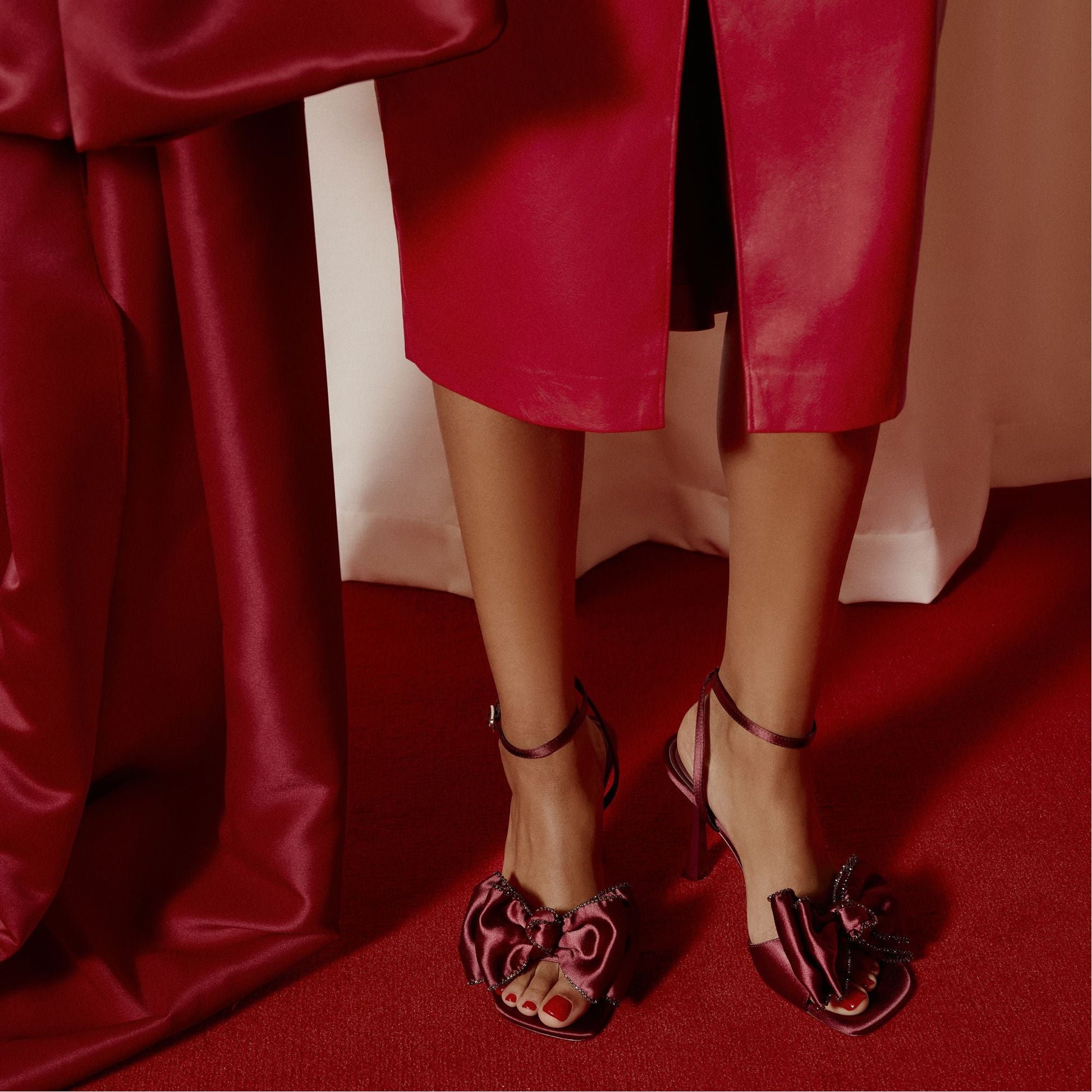 product_14154108_tinsel_red_601-003-032_campaign-part_sq_gy