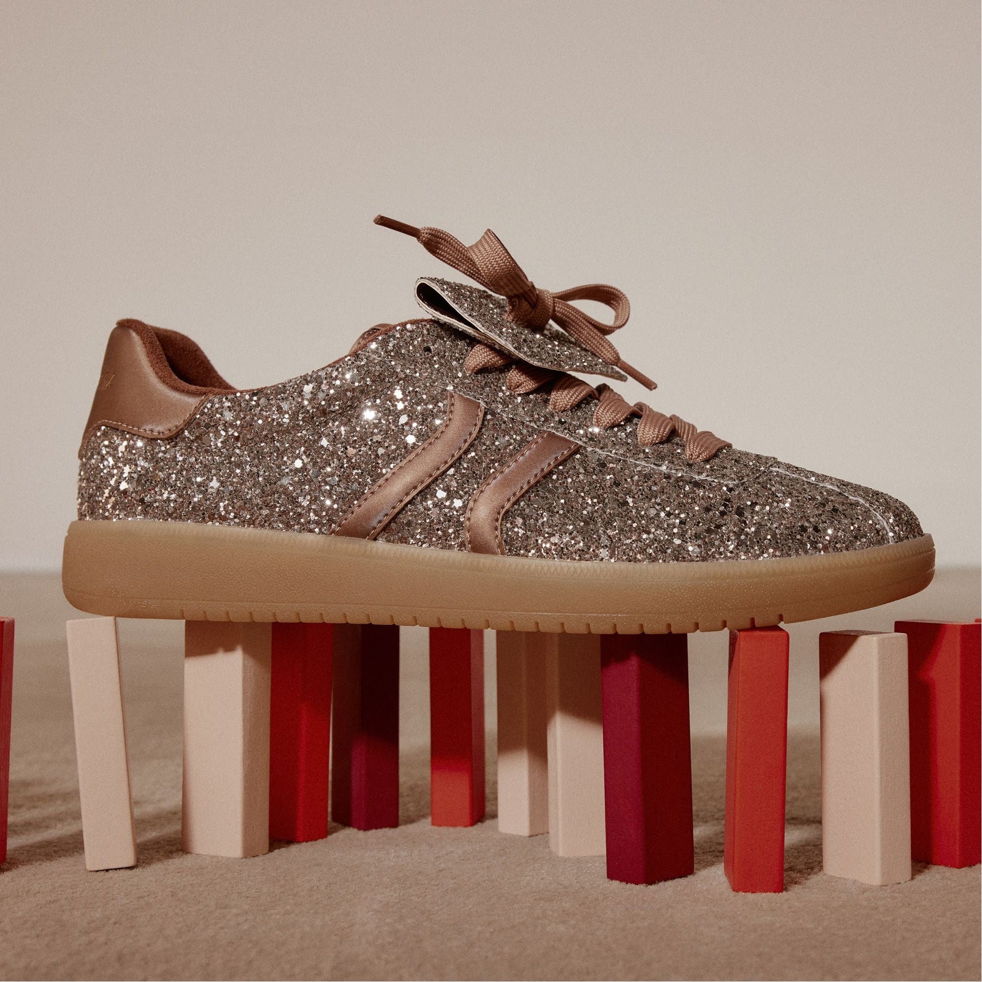 product_14157274_itsneaker_brown_222-002-011_campaign-part_sq_gy