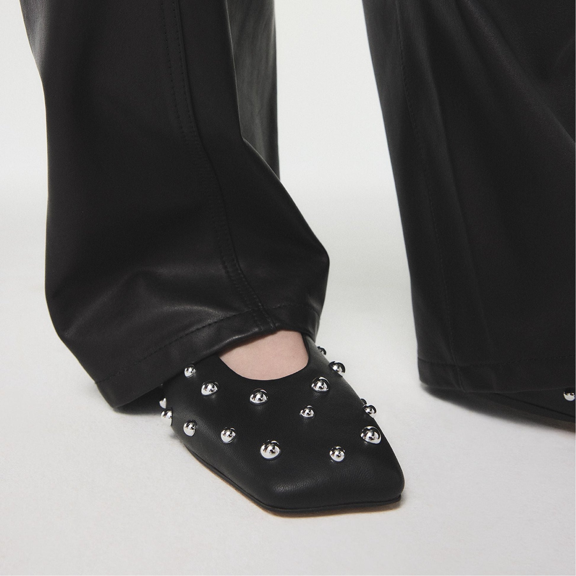 product_14164662_beralalden_black_001-001-043_look-part_sq_gy